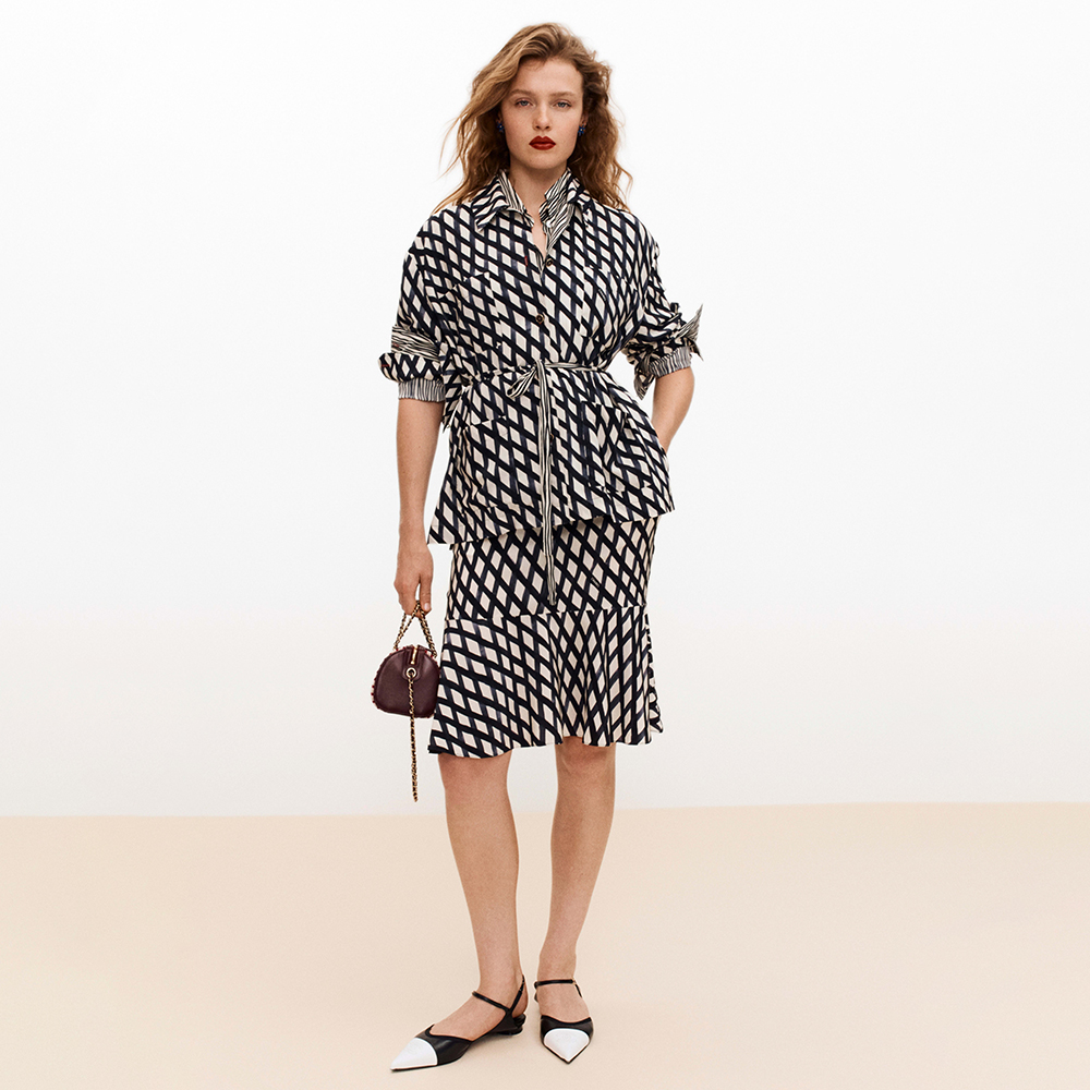 Chanel Long-sleeved Midi Skirt Blouse Printed Crêpe De Chine Black White #380498