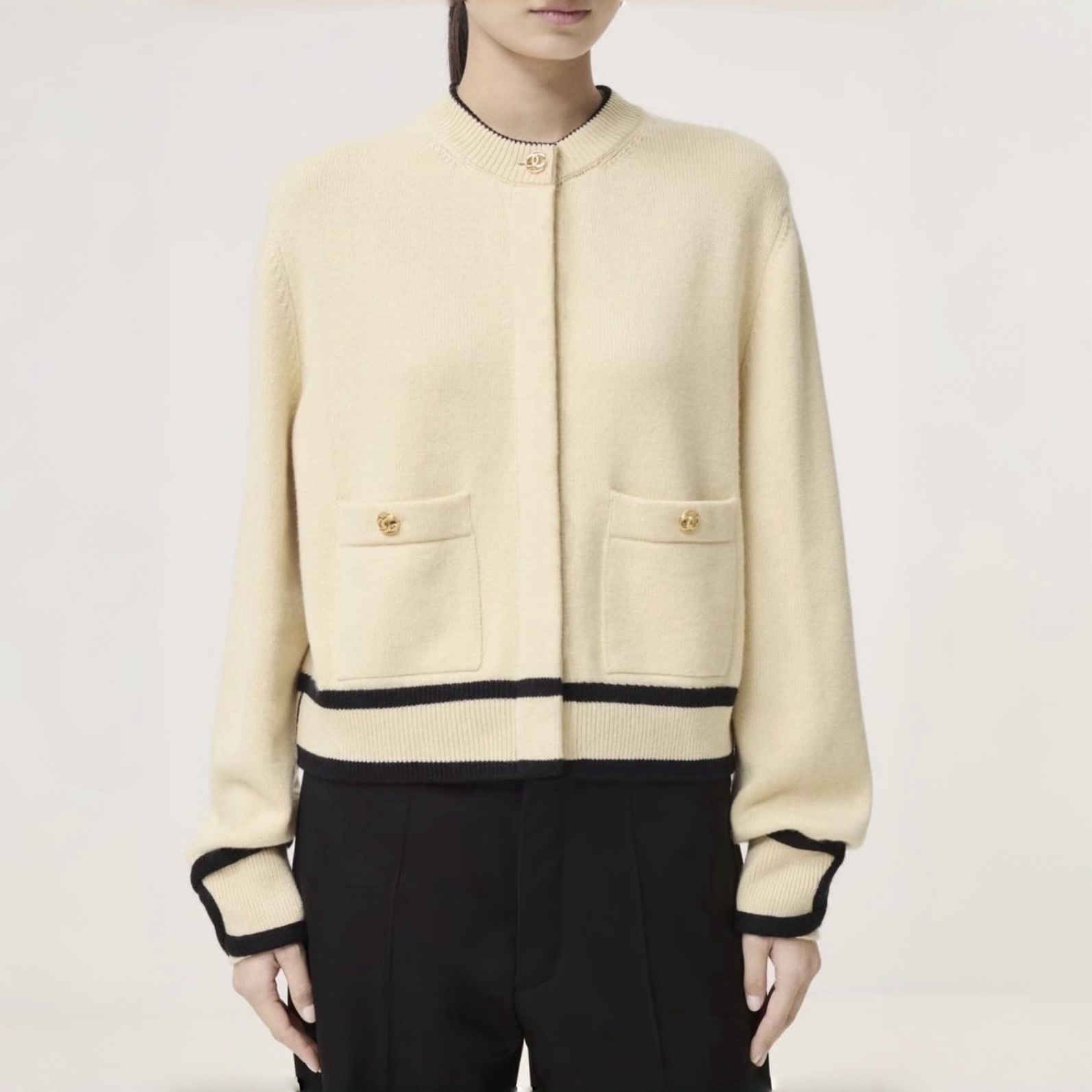 Chanel Top-quality Version  CC Cuff Letter Cashmere Cardigan #378710