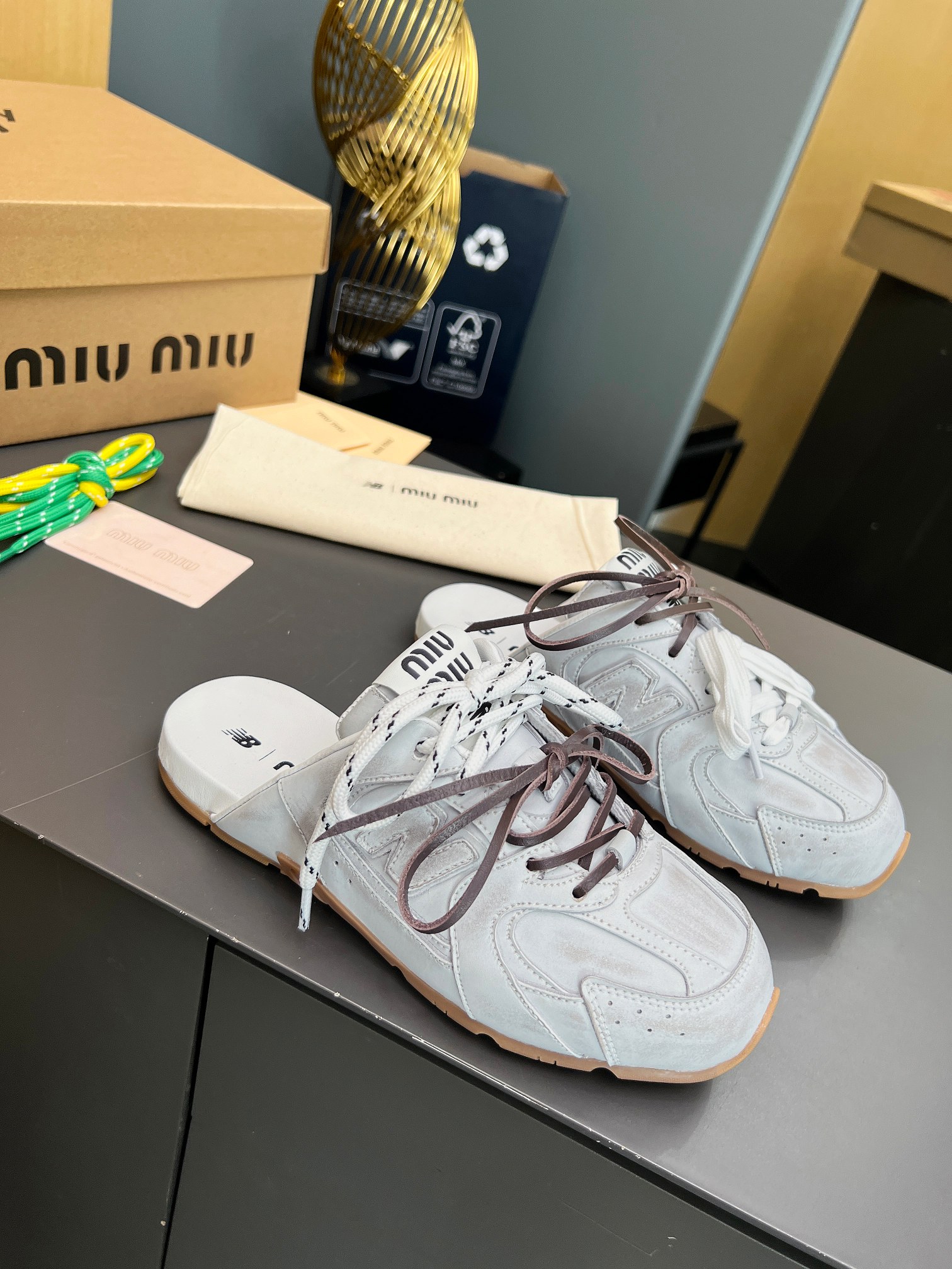 [TOP] Miu Miu x New Balance Cowhide Mules - White - 711 Luxury