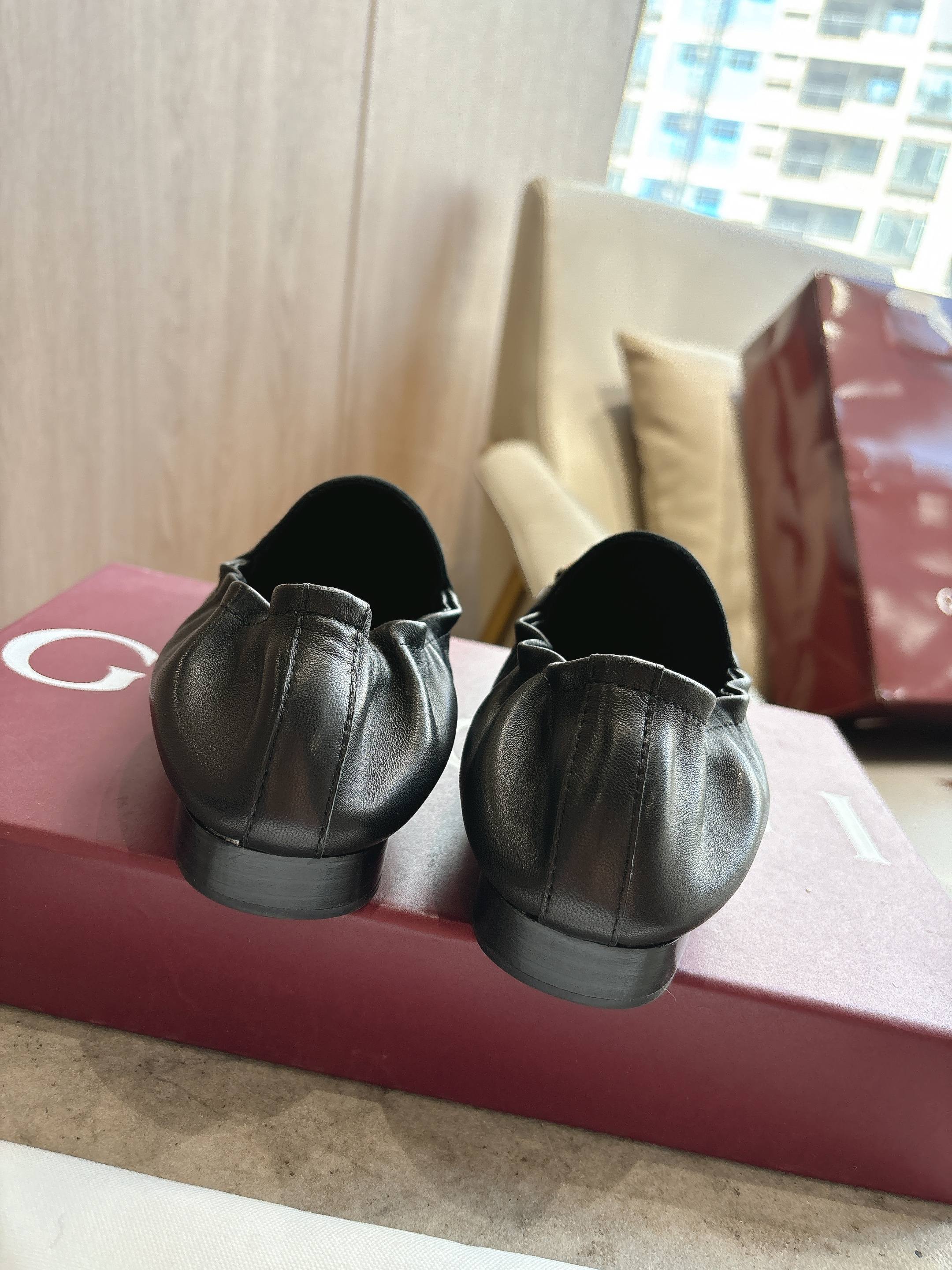 [TOP] GUCCI Loafers - Black - 711 Luxury
