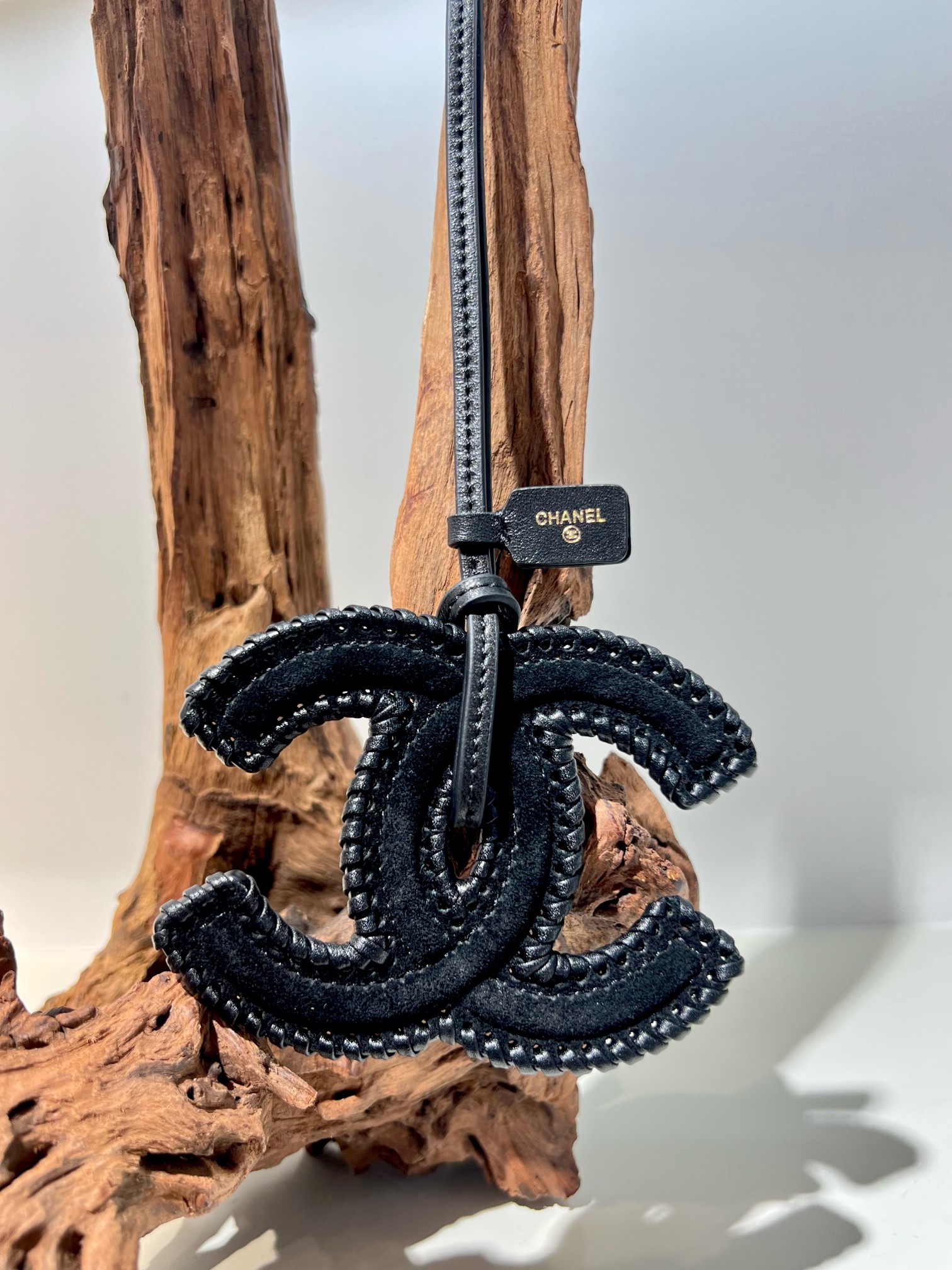 Chanel Bag Chanel CC Bag Hanging #378103 View 2 | Nigo Office