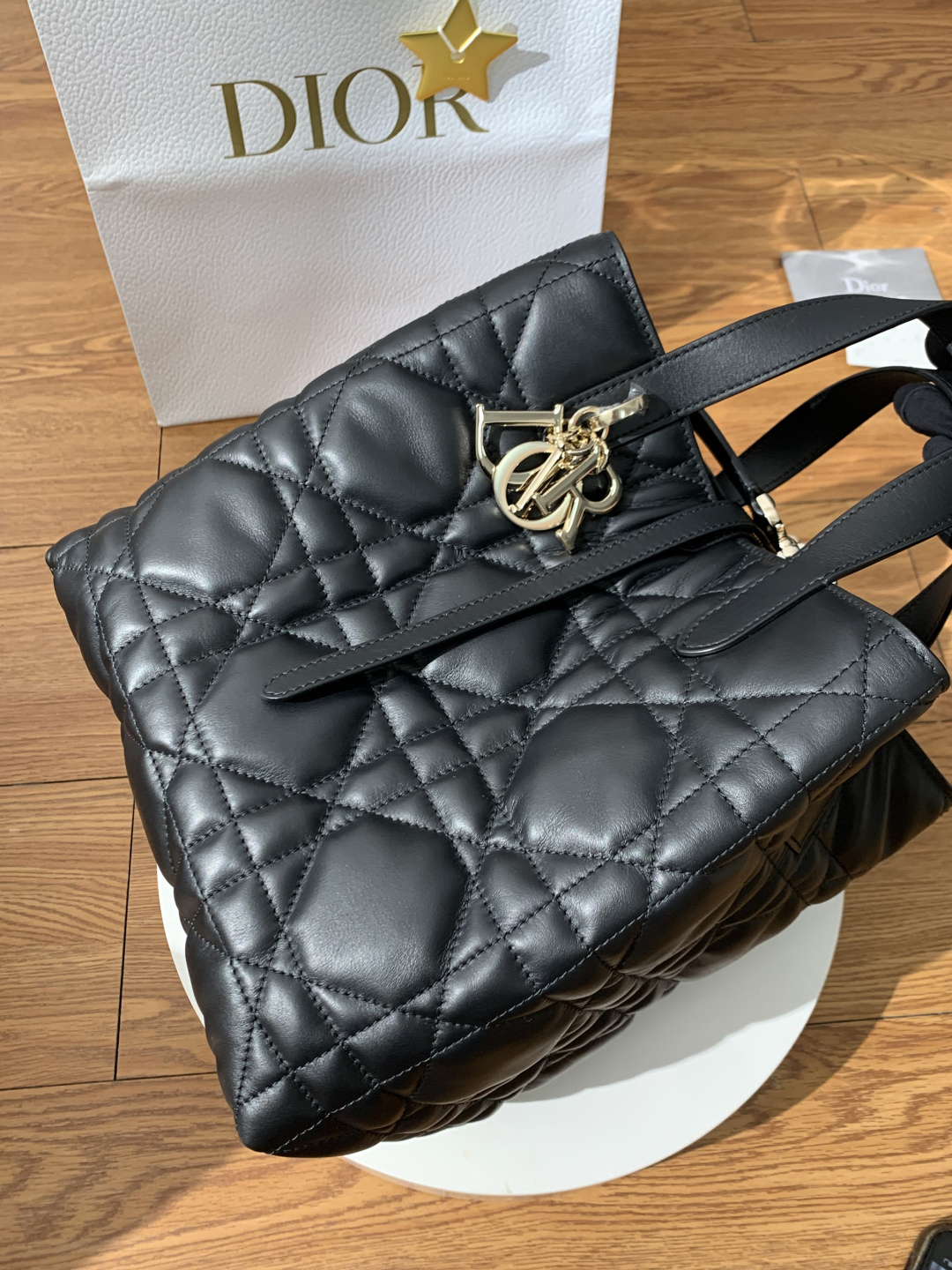 [TOP] Christian Dior Toujours Bag Calfskin 23x24x16cm - Black