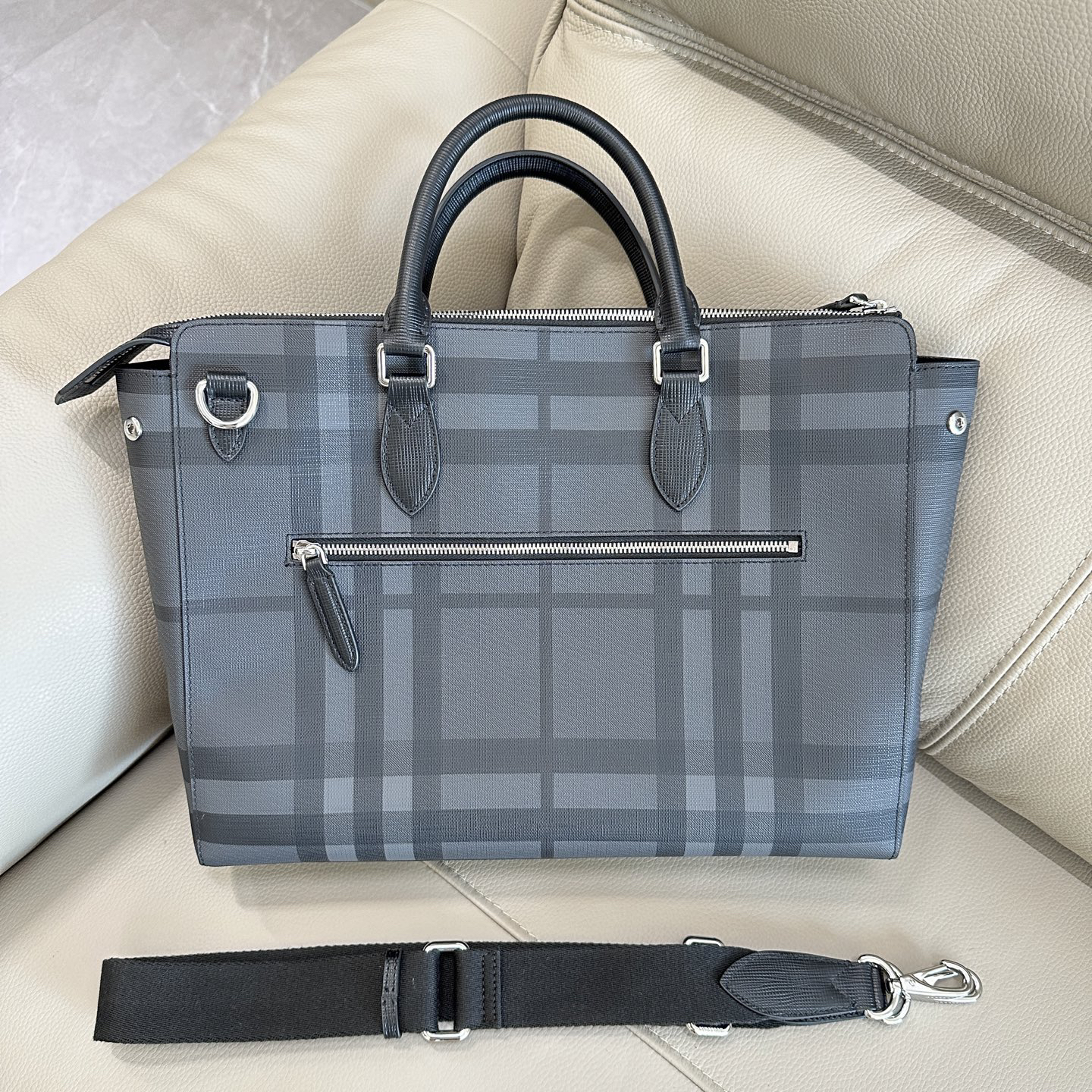 [TOP] BURBERRY Briefcase 40x9x30cm - Gray - 711 Luxury