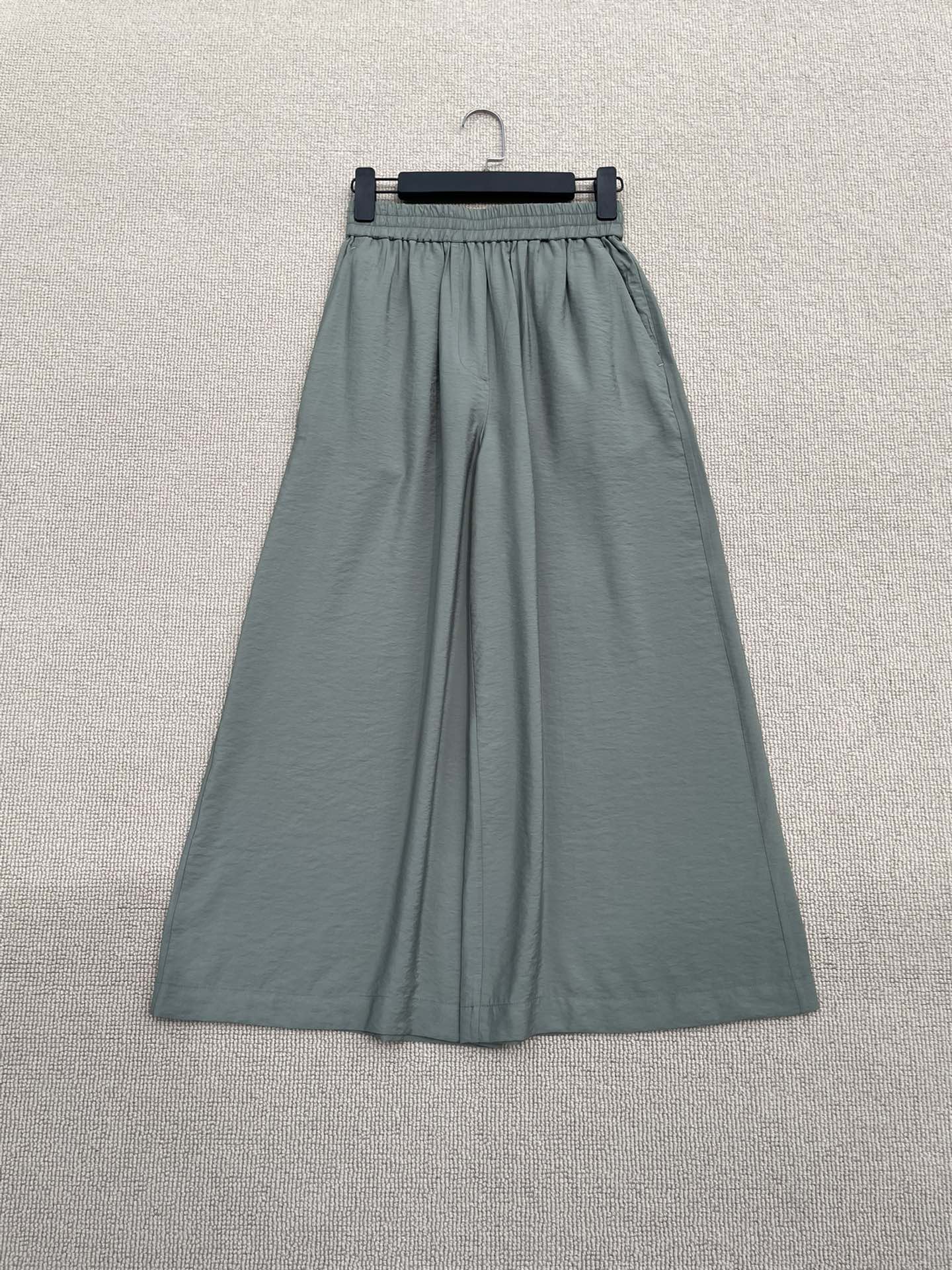 Loewe Cropped Elasticated Trousers in Cotton #384845