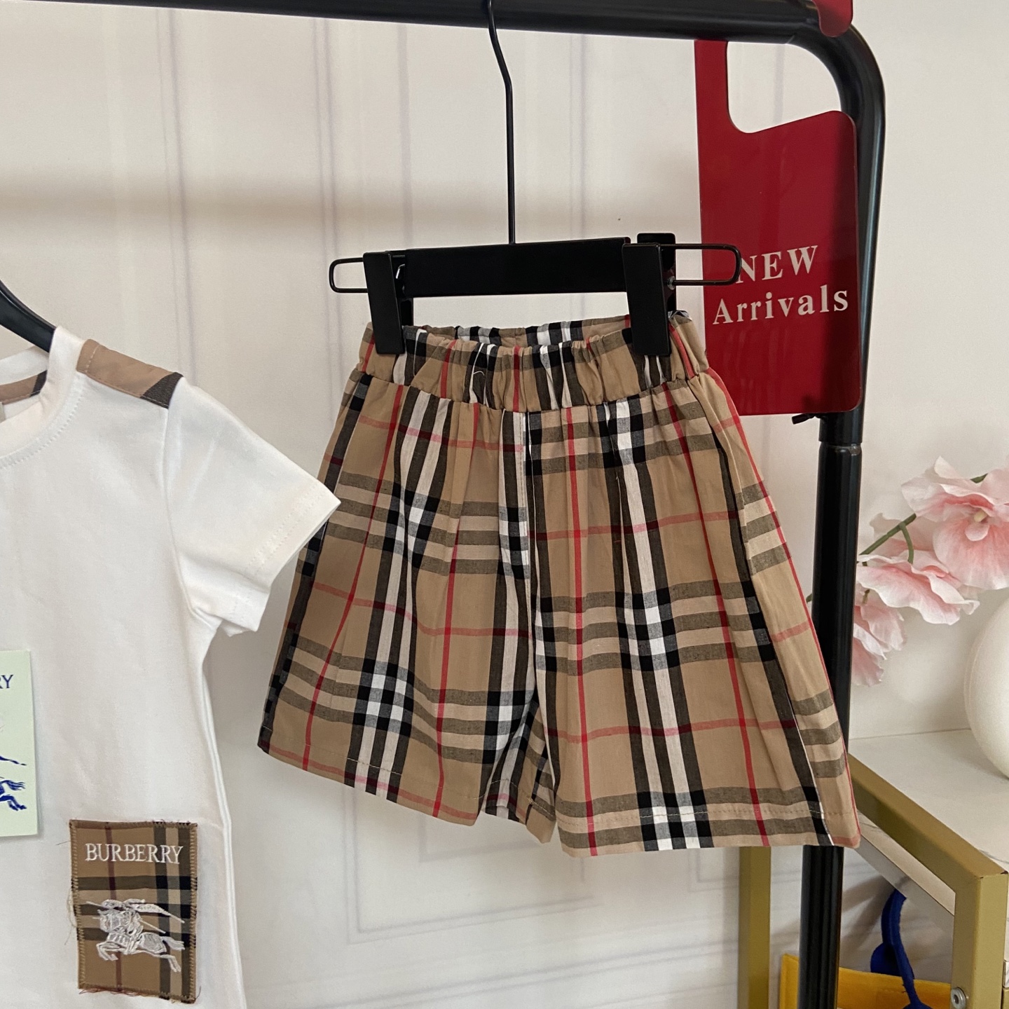 Burberry Unisex Kids White Check Patch Short Sleeve T Shirt & Vintage Check Shorts Two Piece Set Boys Girls Sizes 90-140