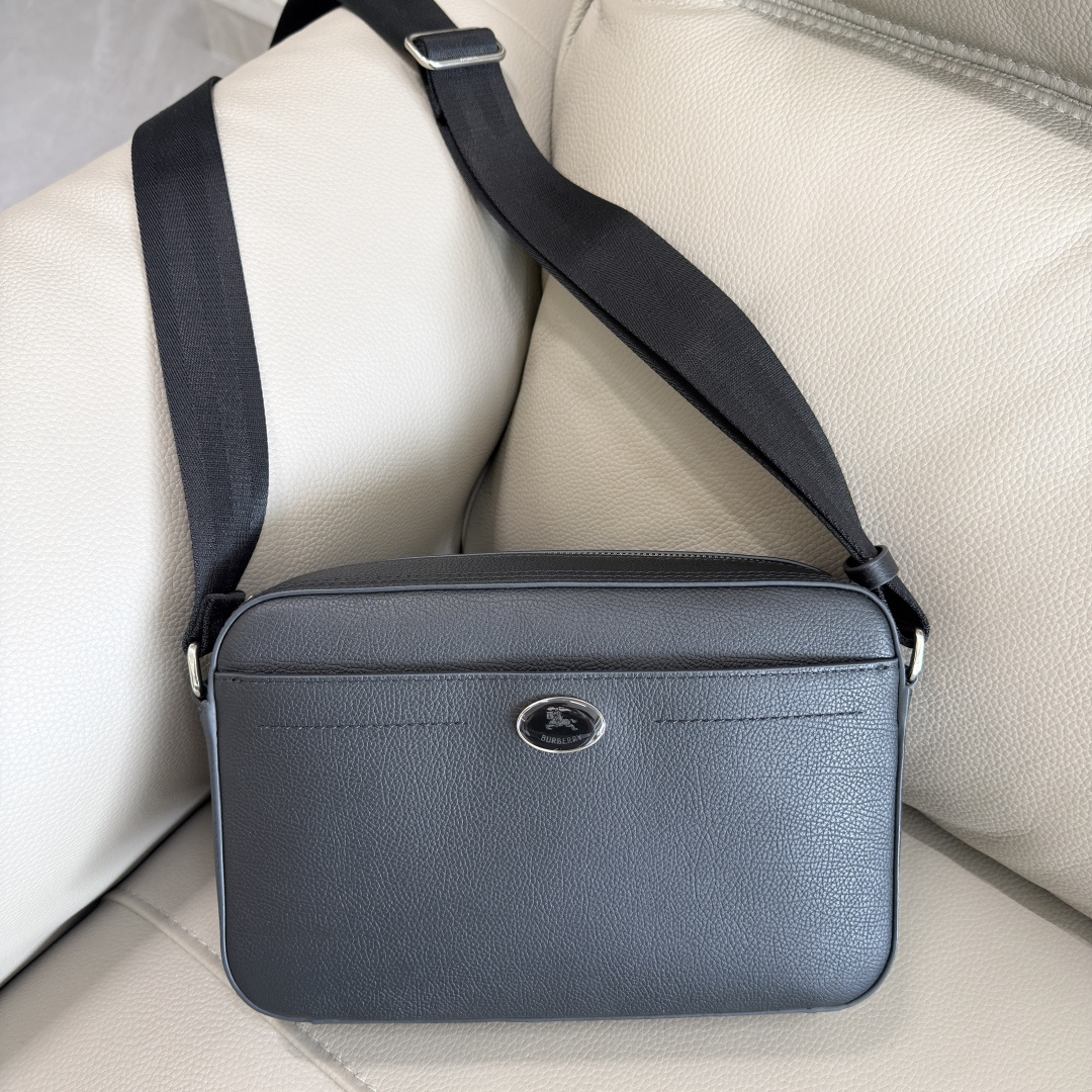 [TOP] BURBERRY Messenger Bag Calfskin 25x6x16.5cm - Black - 711 Luxury