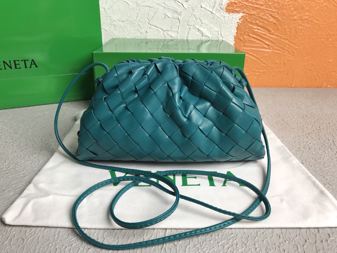 [TOP] Bottega Veneta BV The Pouch Bag 22x13x7cm - Lake Green - 711 Luxury