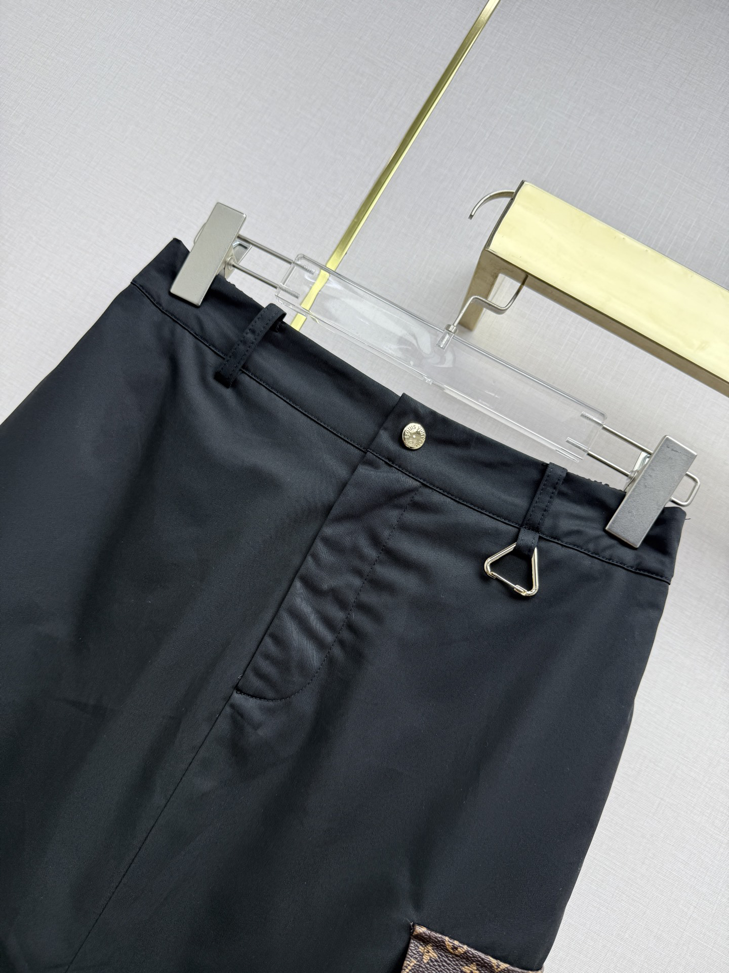 [TOP] Louis Vuitton LV Skirt - Black