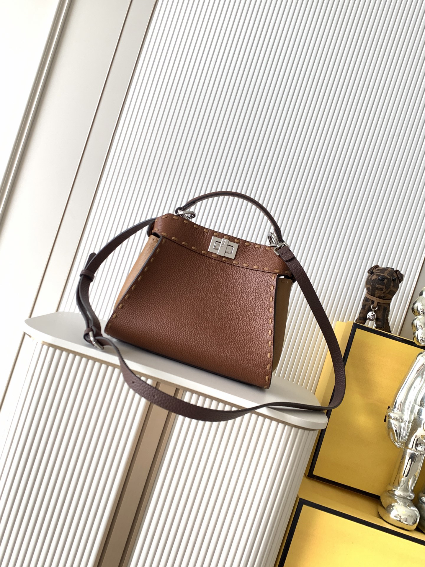 [TOP] FENDI Peekaboo Bag 23x11x18cm - Brown - 711 Luxury