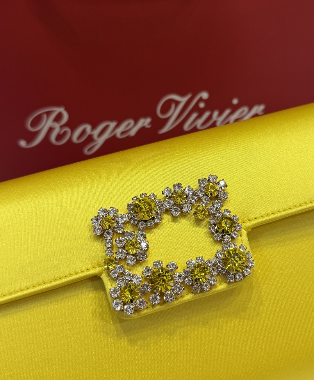 [TOP] ROGER VIVIER Diamond Bag 24-13-3 CM - Yellow - 711 Luxury