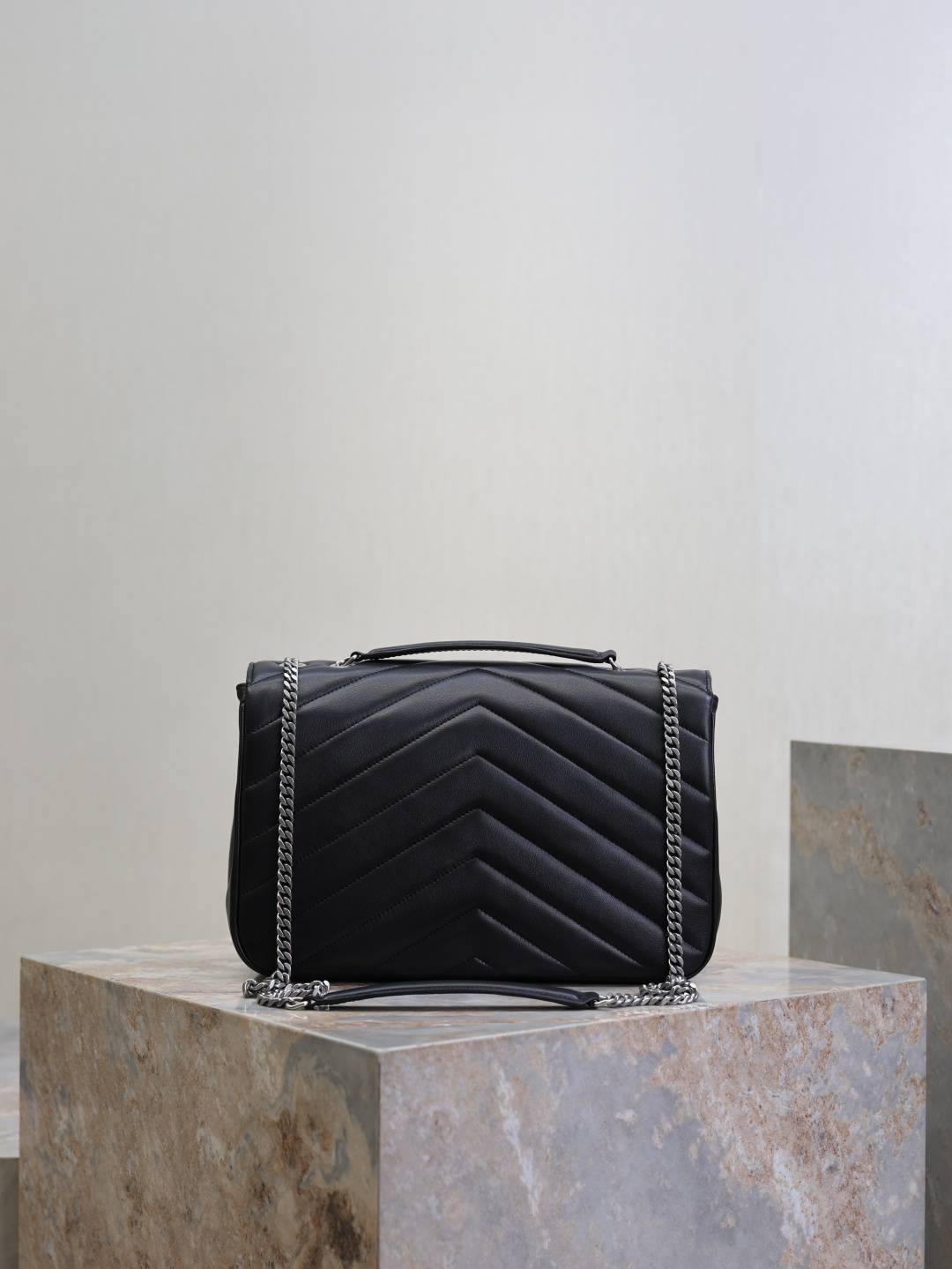 [TOP] Yves Saint Laurent YSL LouLou Bag 32x22x10cm - Black with SHW