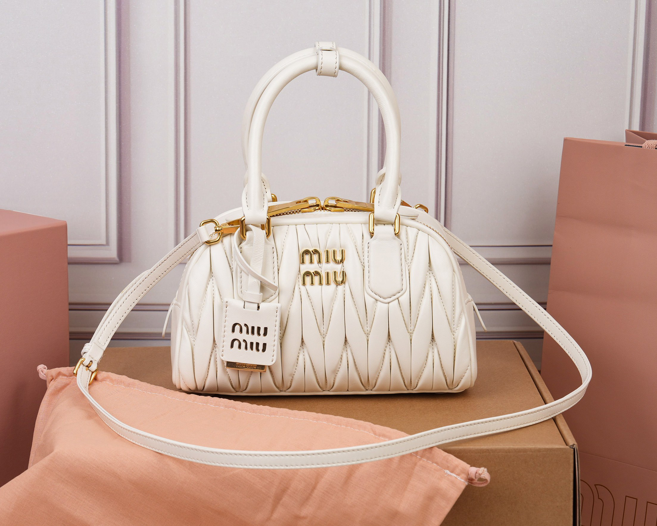 [TOP] Miu Miu Arcadie Handbag  22x13x10.5cm - White - 711 Luxury