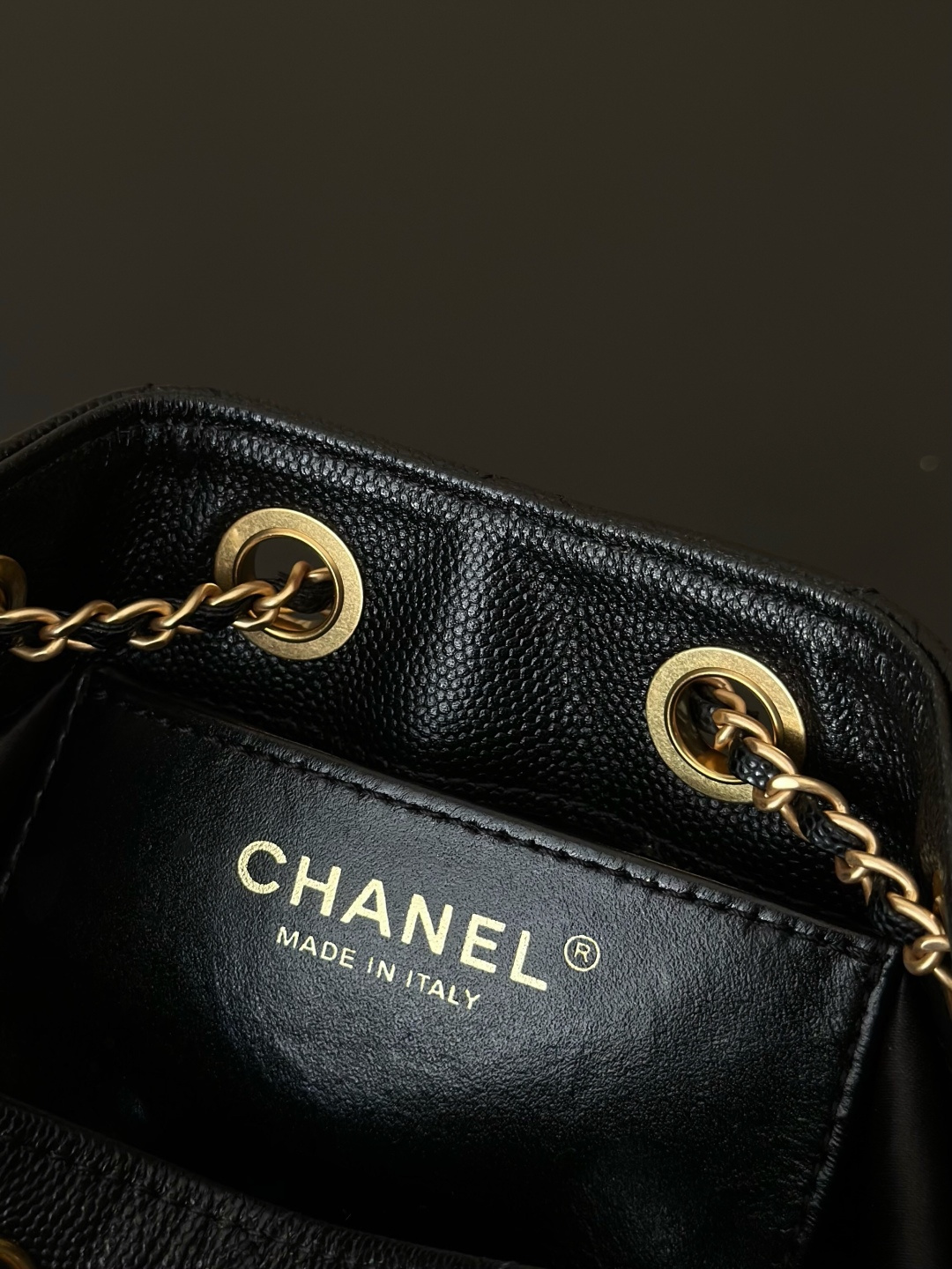 [TOP] CHANEL Hobo 25 Bag 20x22x12.5cm - Black & GHW - 711 Luxury