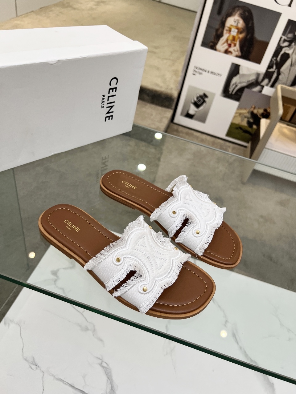 [TOP] CELINE Slippers - White - 711 Luxury
