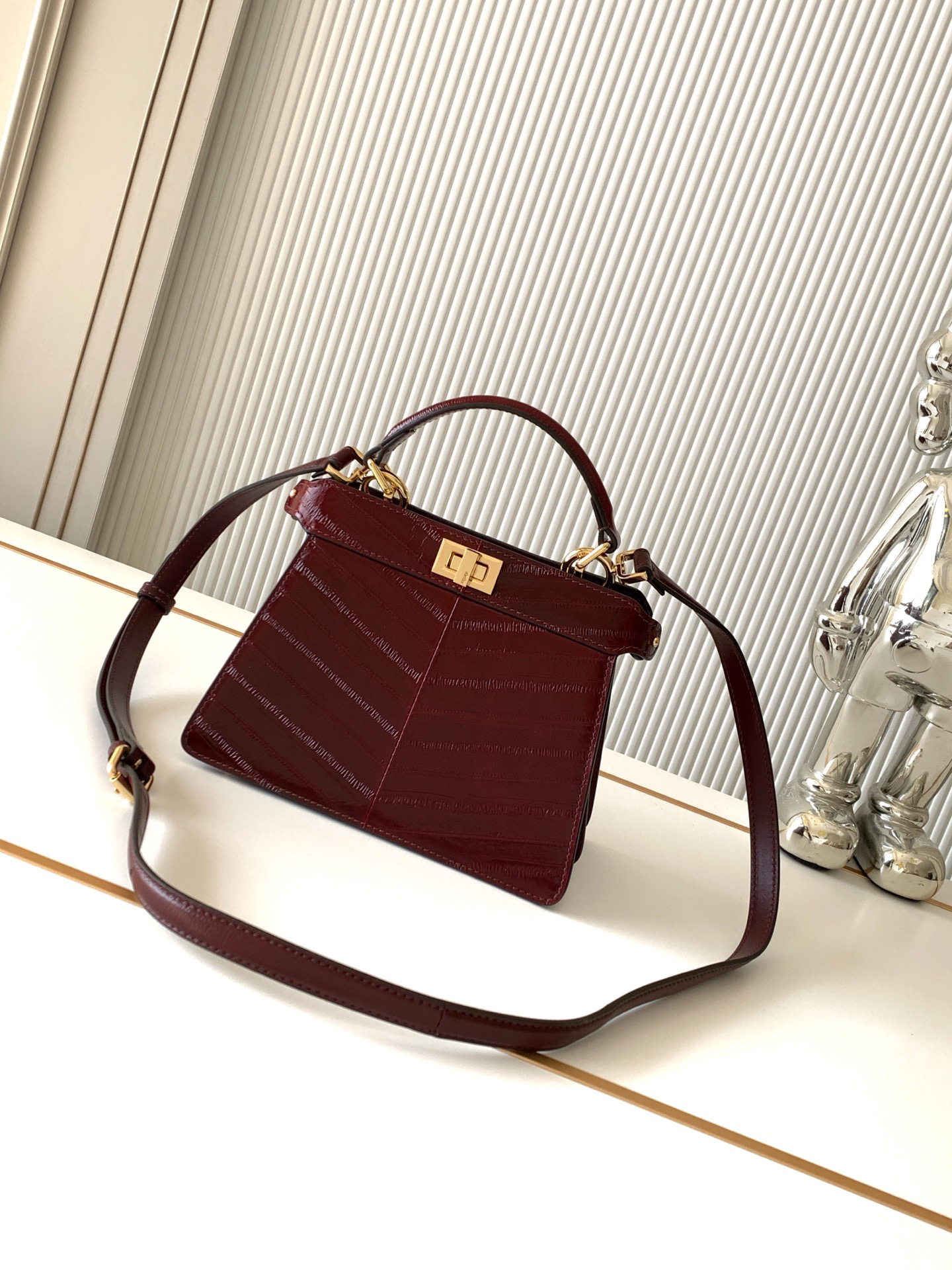 [TOP] FENDI Peekaboo ISeeU Bag 20-11-15.5cm - Dark Red & GHW - 711 Luxury