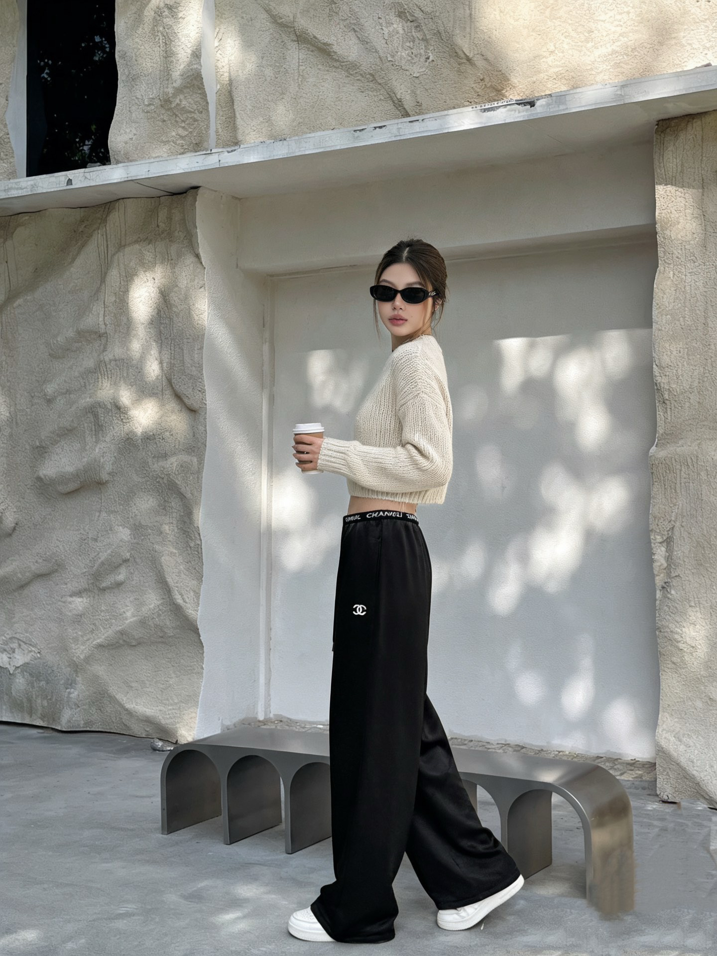 [TOP] CHANEL Pants - Black