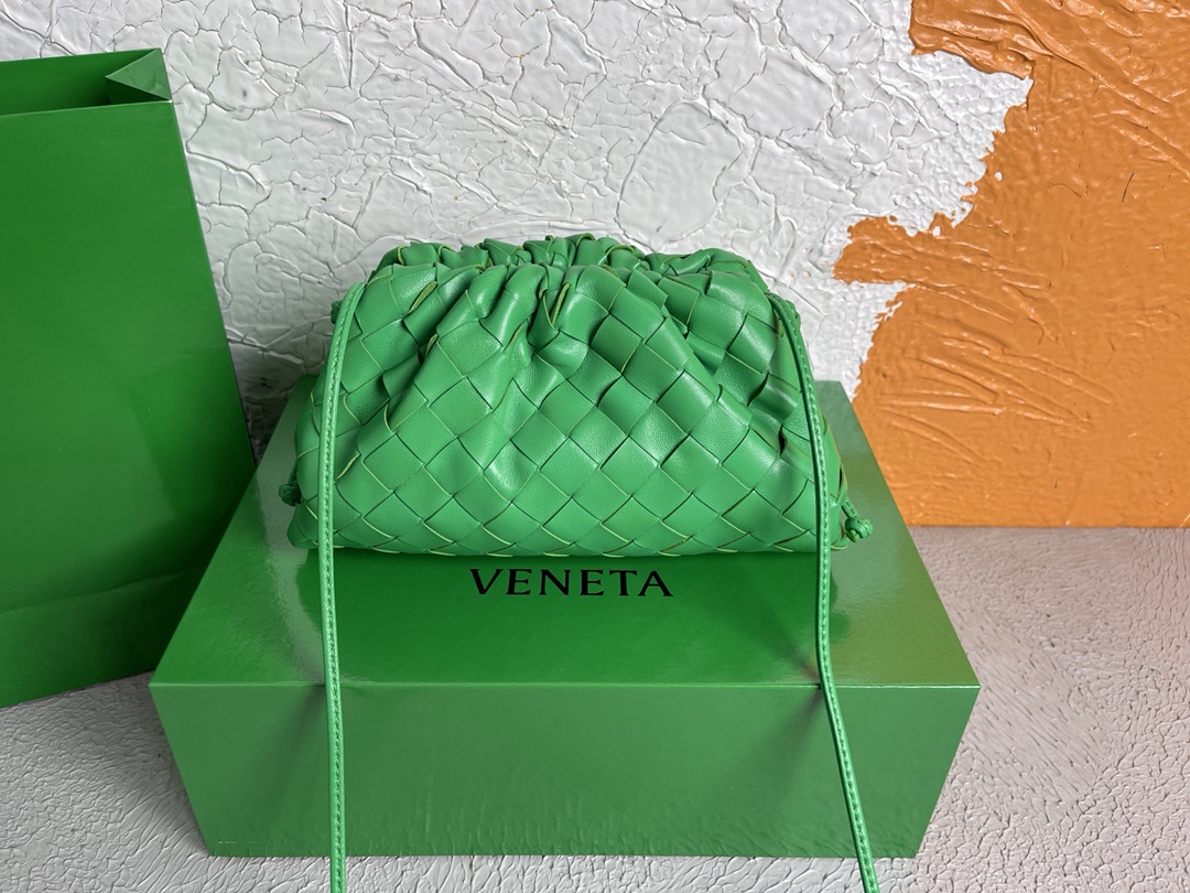 [TOP] Bottega Veneta BV The Pouch Bag 22x13x7cm - Green - 711 Luxury