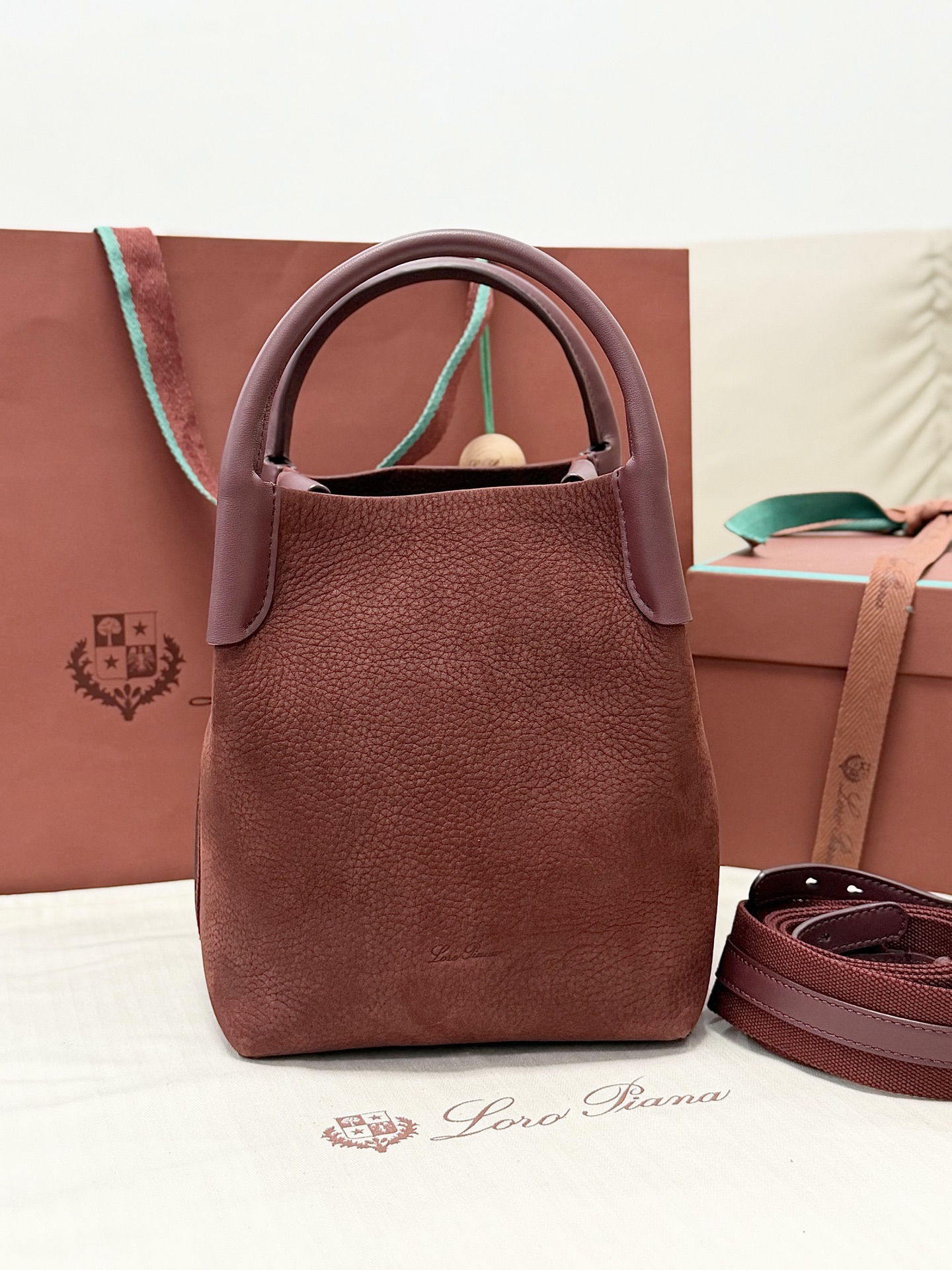 [TOP] Loro Piana  Bucket Bag 17-17-21 cm - Deep Red - 711 Luxury