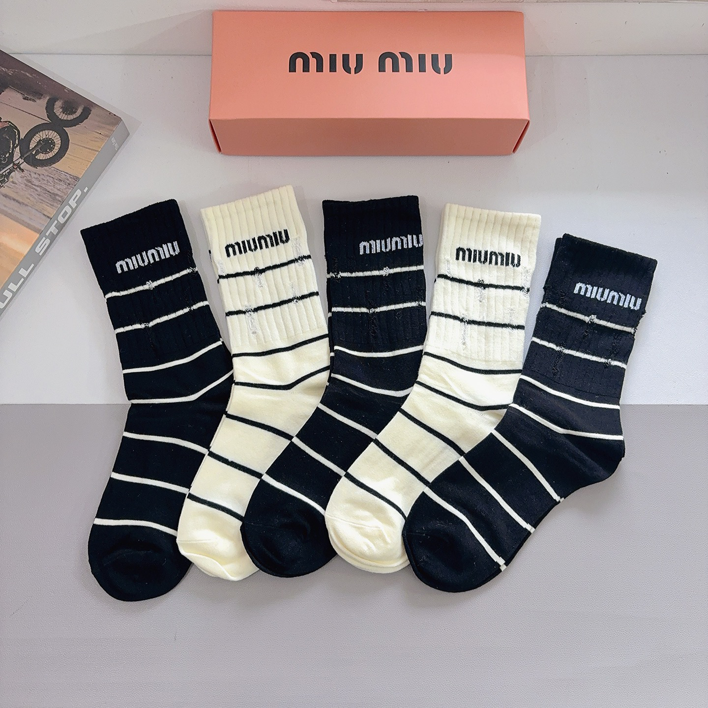 [TOP] Miu Miu Socks - 5 Pieces as a Set - 711 Luxury