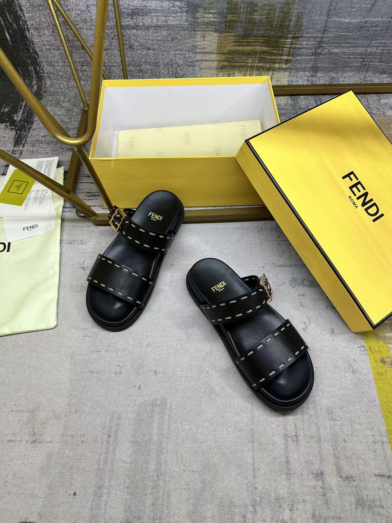 [TOP] FENDI Double-strap Flat Sandals - Black