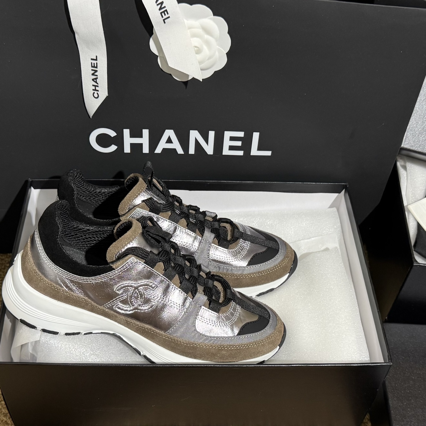 [TOP] CHANEL Sneakers - Sliver