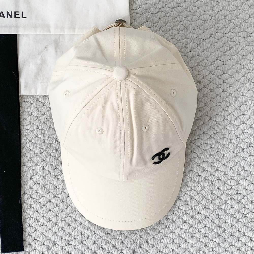 Chanel black Hat CHANEL Cap Cotton ecru & black #389684 | Nigo Office