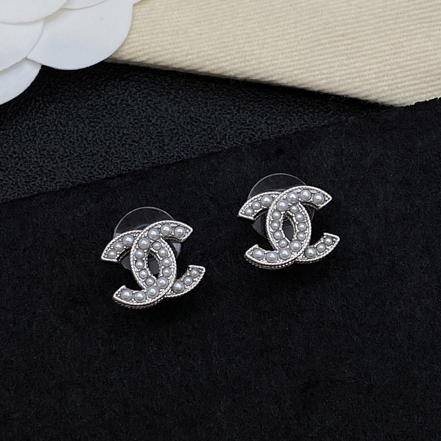 [TOP] CHANEL Earrings - 2 Color - 711 Luxury