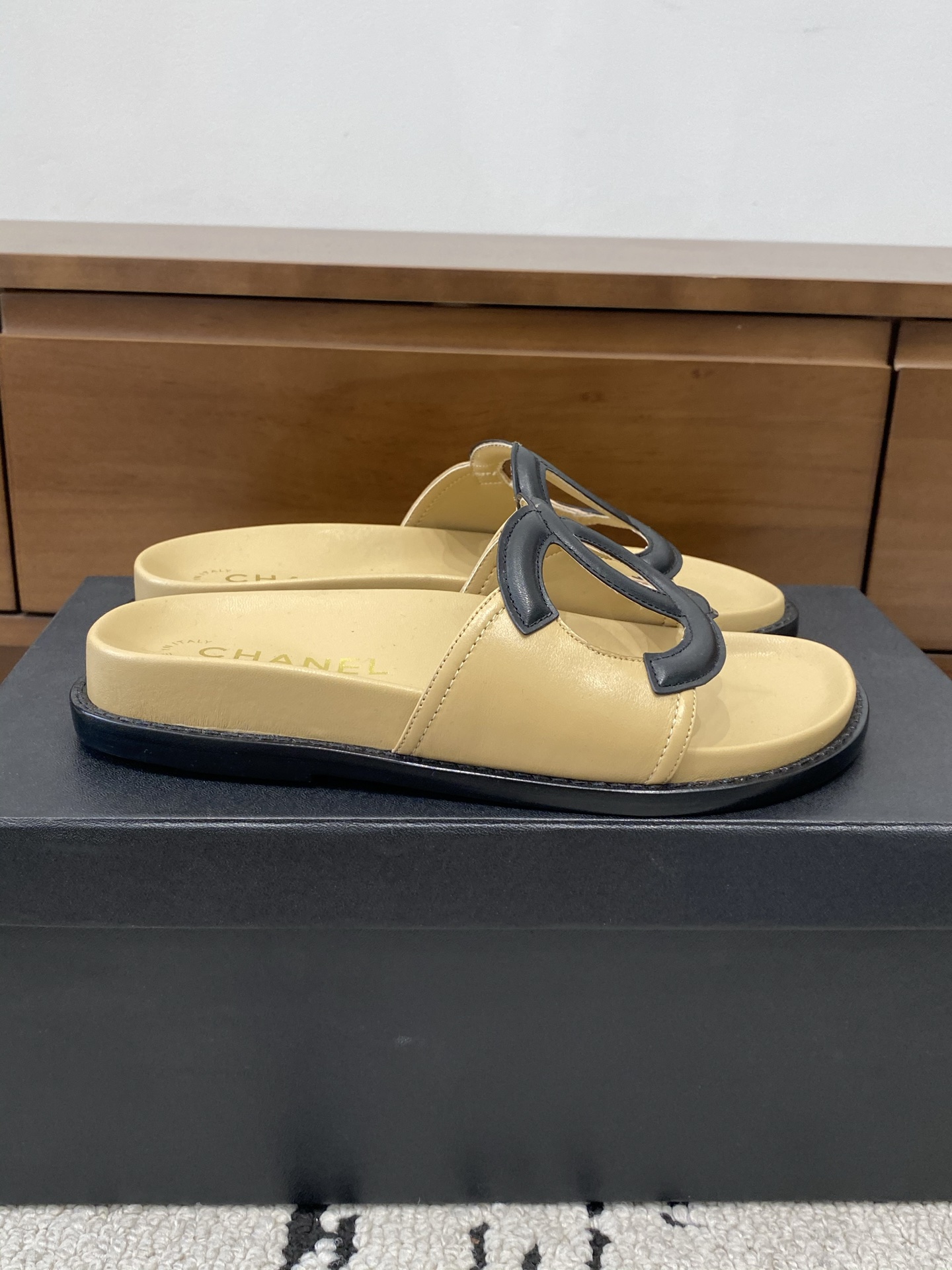 [TOP] CHANEL Slippers - Apricot - 711 Luxury
