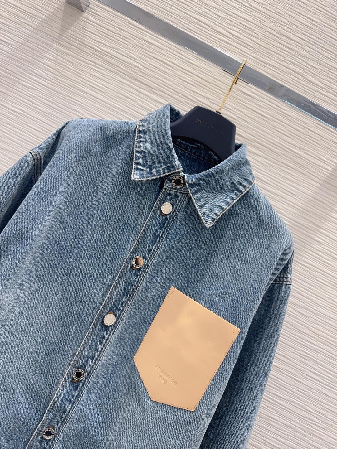 [TOP] Louis Vuitton LV Denim Shirt - Blue