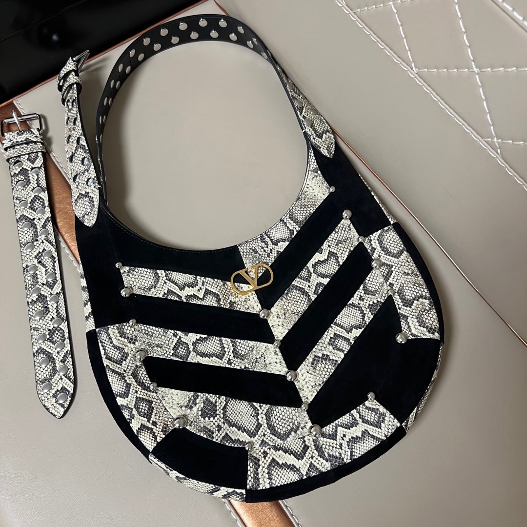 [TOP] VALENTINO GARAVANI  HOBO Bag  35 X  27 X  4 cm - Black