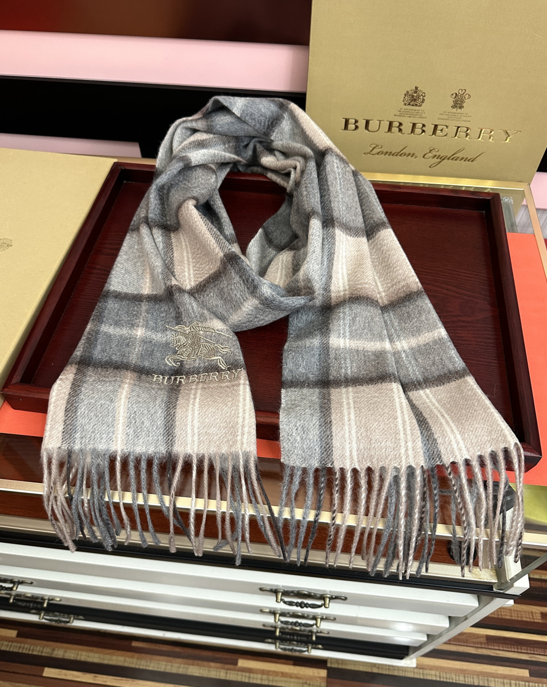 [TOP] BURBERRY Scarf 32x180cm - Grey - 711 Luxury