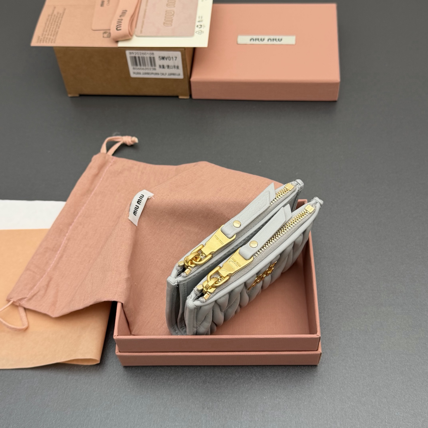 [TOP] Miu Miu  Wallet 11 x 9.2cm - Grey