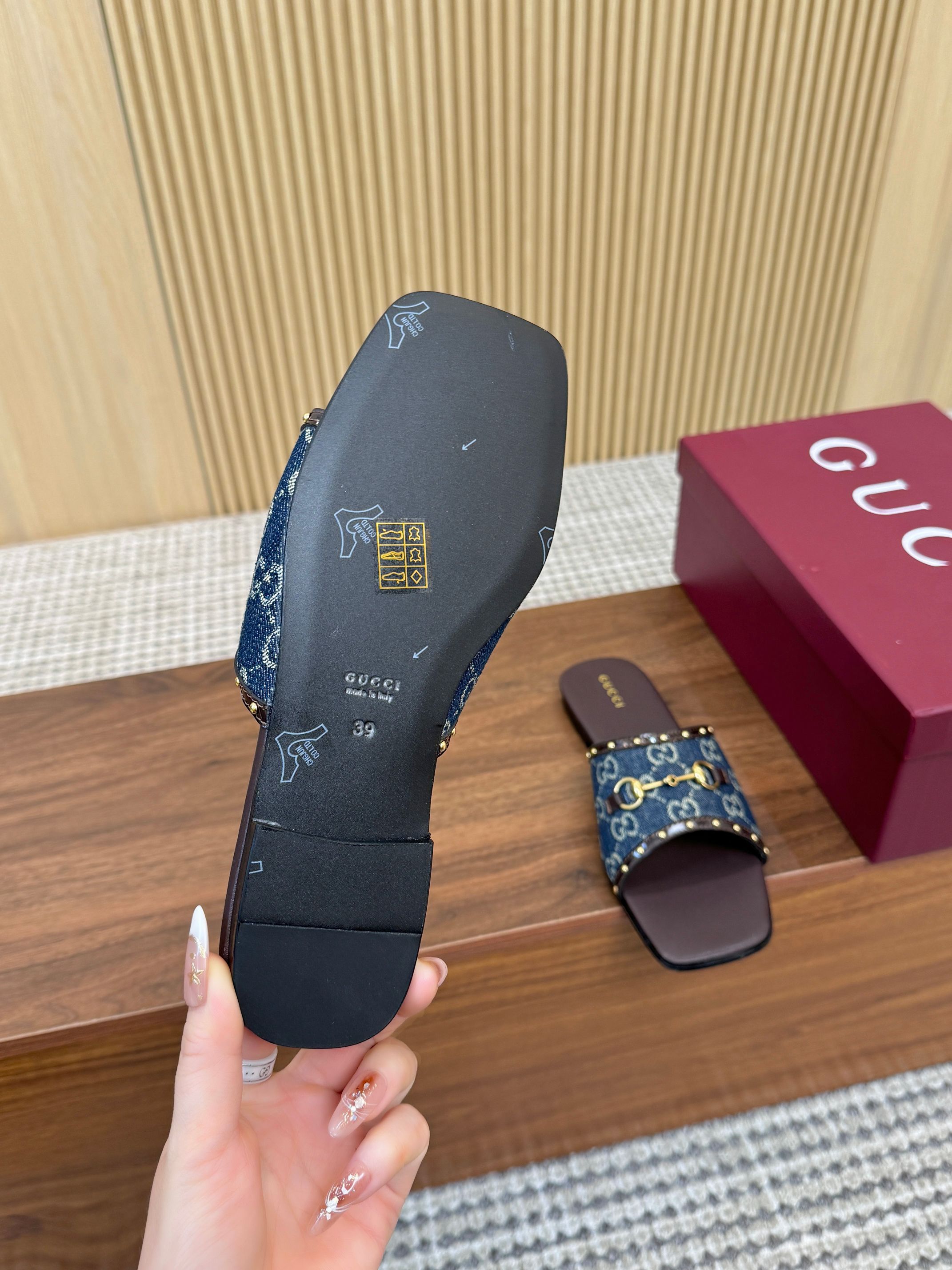 [TOP] GUCCI Slippers - Blue - 711 Luxury