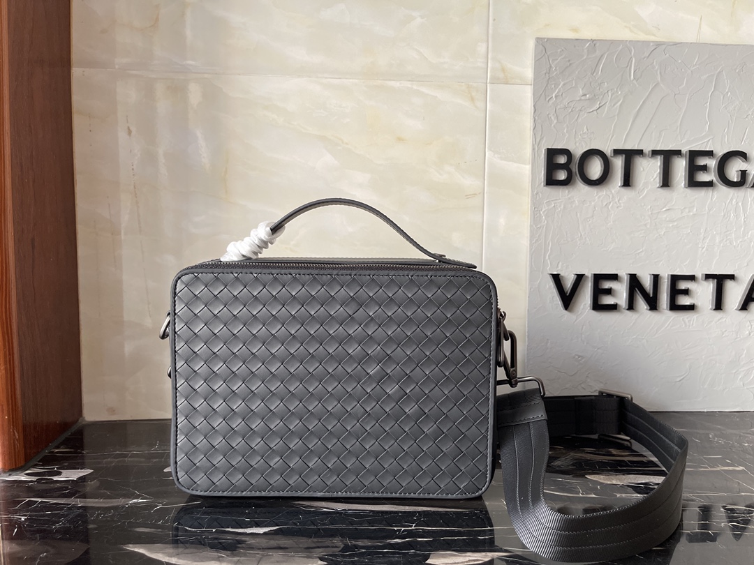 [TOP] Bottega Veneta BV Men's Cowhide Bag 25x17x8cm - Black - 711 Luxury