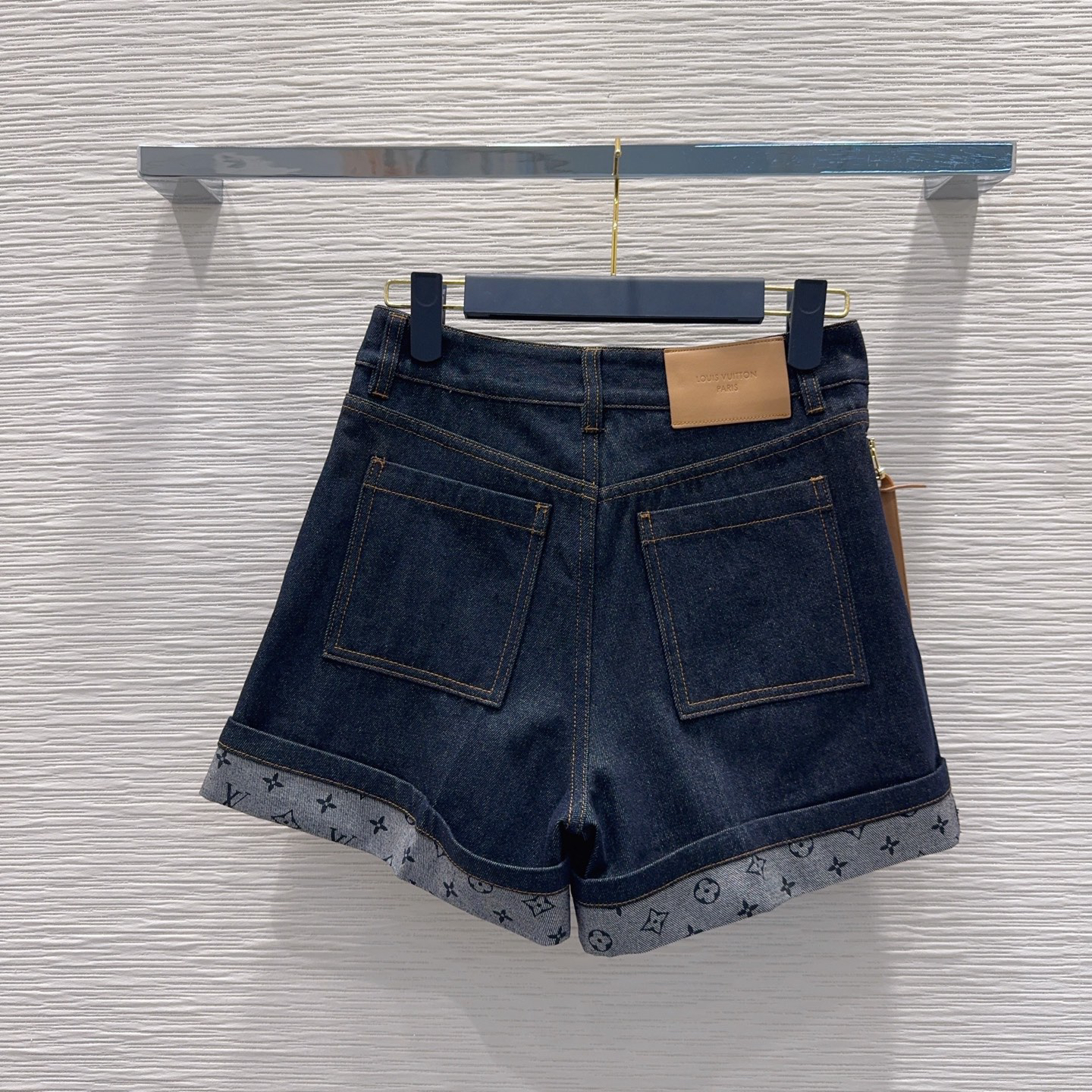[TOP] Louis Vuitton LV Denim Shorts - Blue