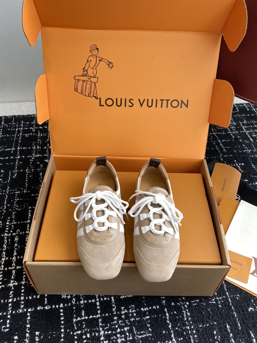 [TOP] Louis Vuitton LV Sneakers Cow Leather - Khaki - 711 Luxury