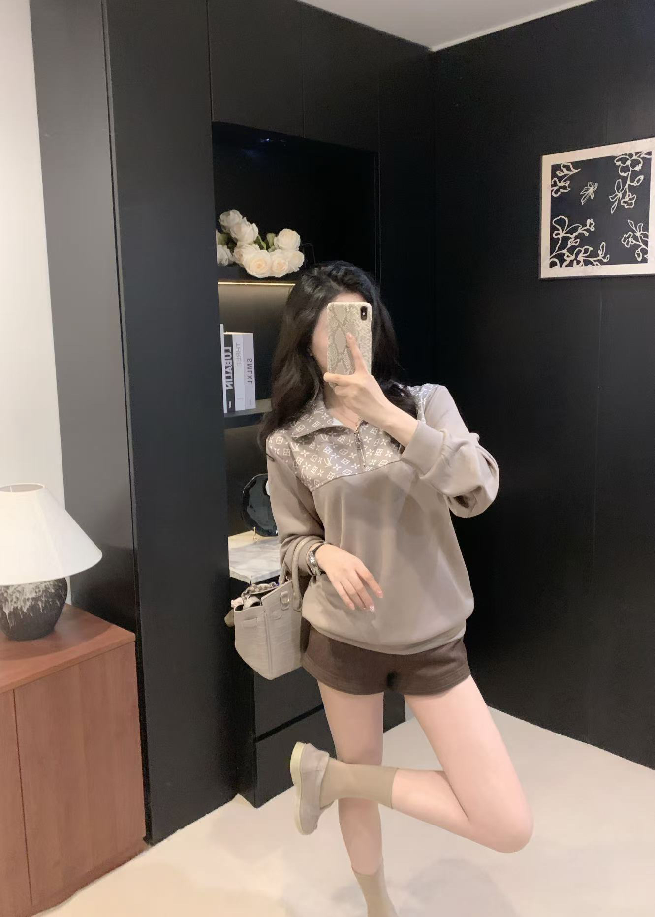 [TOP] Louis Vuitton LV Stand Collar Half-Zip Pullover Sweatshirt - Gray