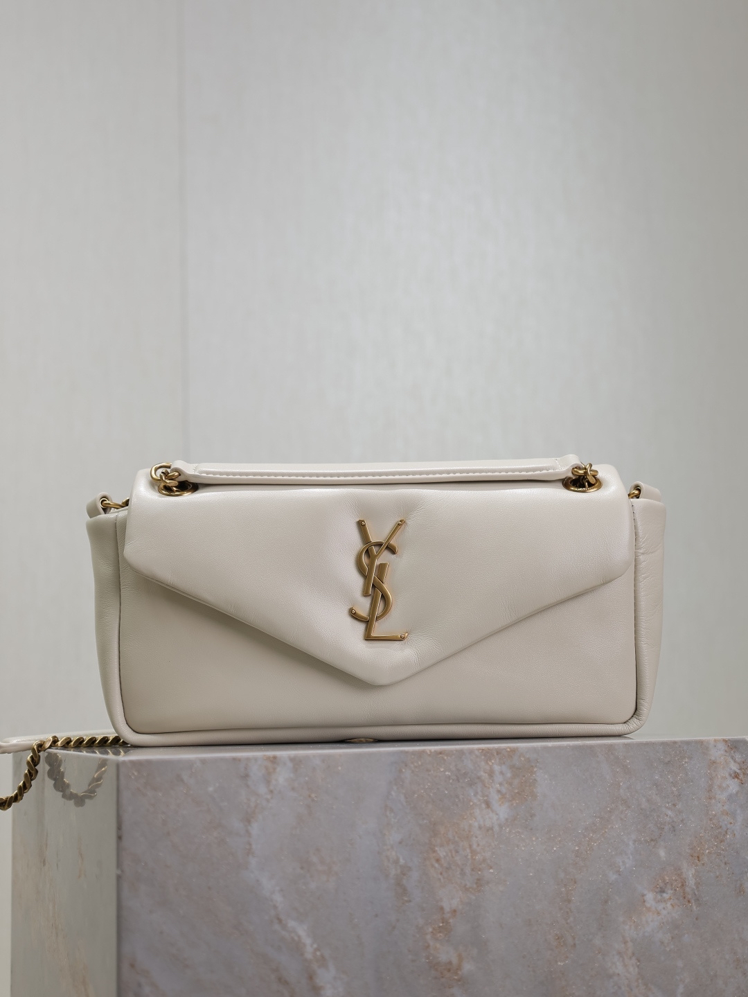 [TOP] Yves Saint Laurent YSL Calypso Mini Lambskin Chain Bag 26x14x7cm - White & GHW - 711 Luxury