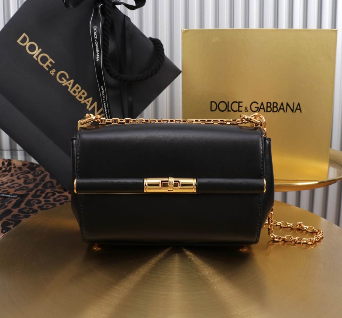 [TOP] Dolce & Gabbana D&G Shoulder Bag 18x10.6x7cm - Black