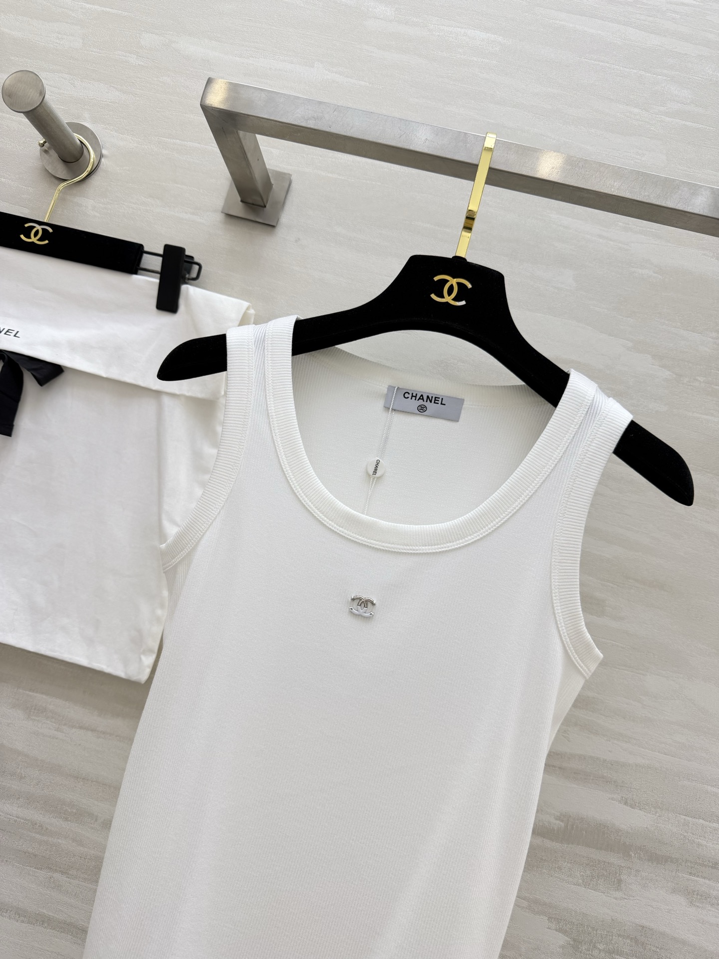 [TOP] CHANEL Vest - White - 711 Luxury