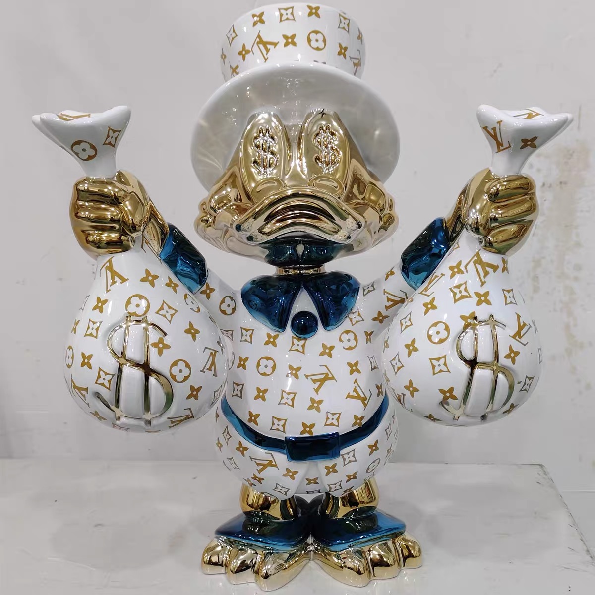 [TOP] Billionaire Duck - Collections - 711 Luxury