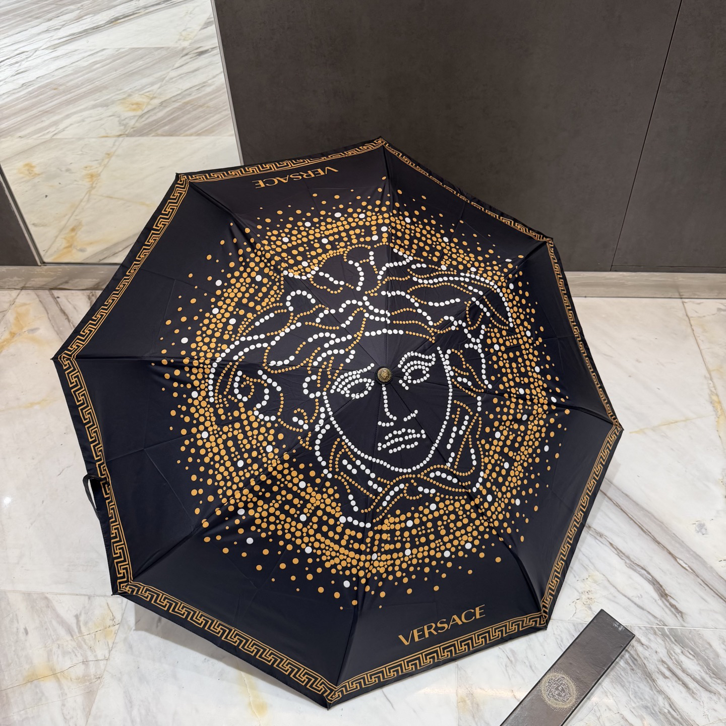 [TOP] VERSACE Umbrella - Black - 711 Luxury