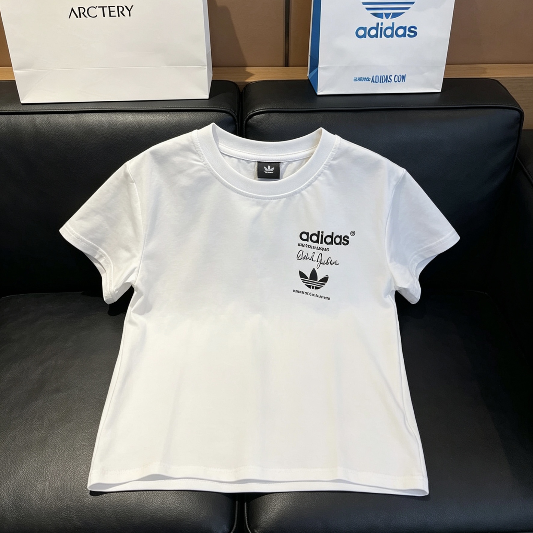 Adidas Short Sleeve Tee For Men Women Boys Girls Signature Globe Print Full Tags Sizes 90-150 S-2XL