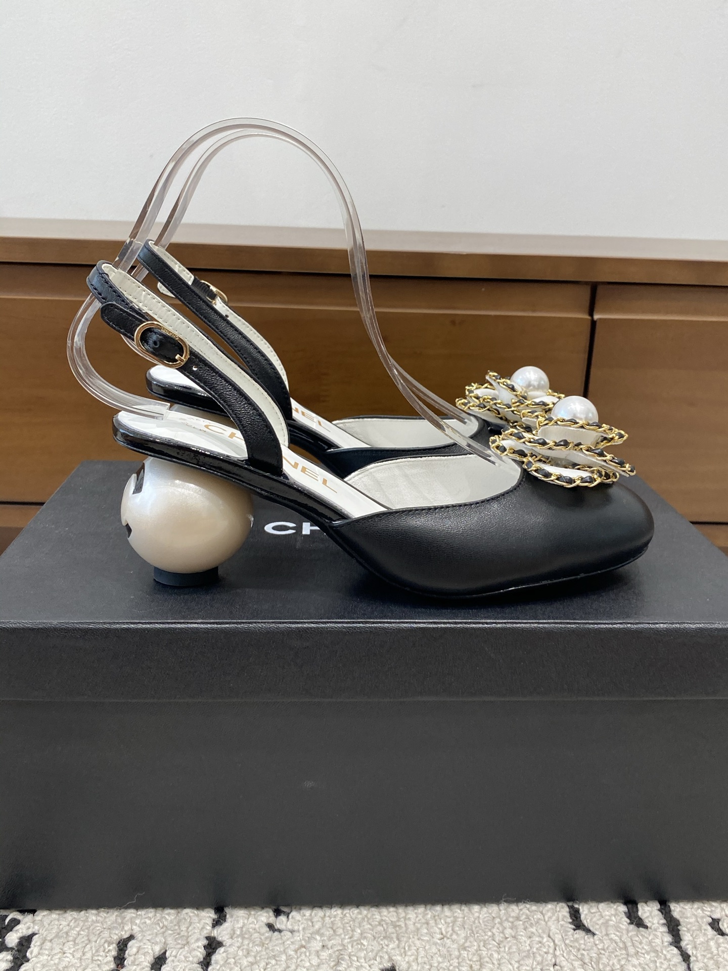 [TOP] CHANEL Mules - Black - 711 Luxury