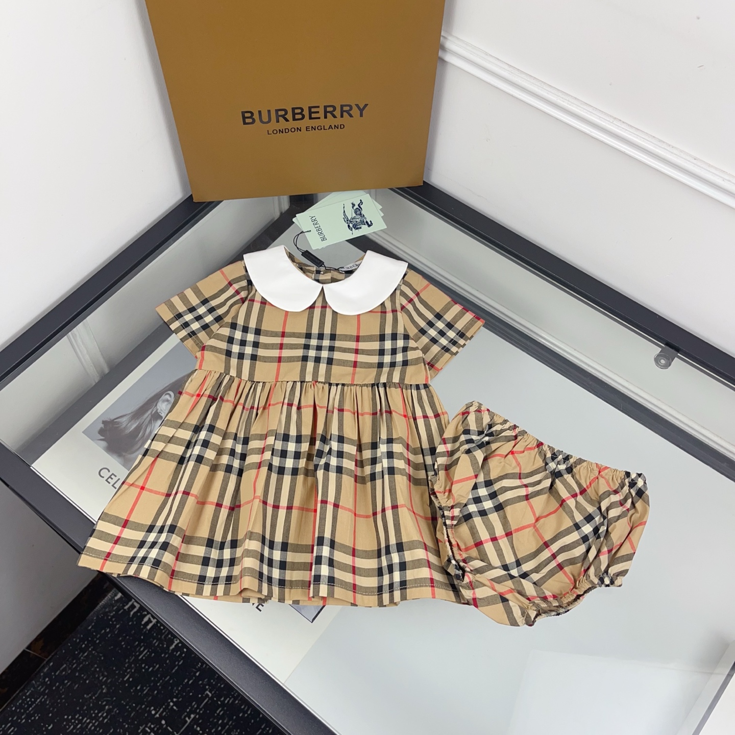 Burberry Vintage Check Baby Girls 2 Piece Outfit Peter Pan Collar Short Sleeve Dress Matching Bloomers Soft Cotton Kids Luxury Clothes Sizes 66-160