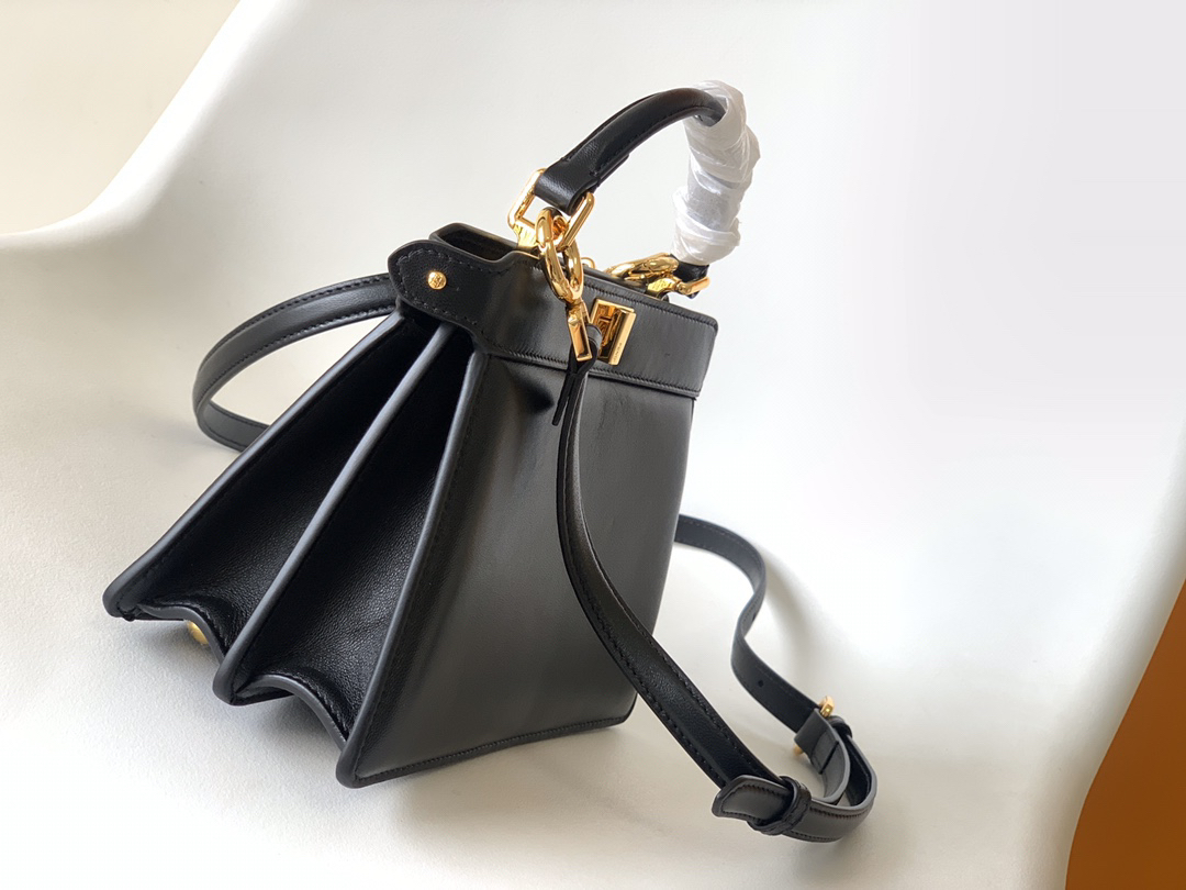 [TOP] FENDI Peekaboo ISeeU Bag Lambskin Mini 20-11-15.5cm - Khaki & GHW - 711 Luxury