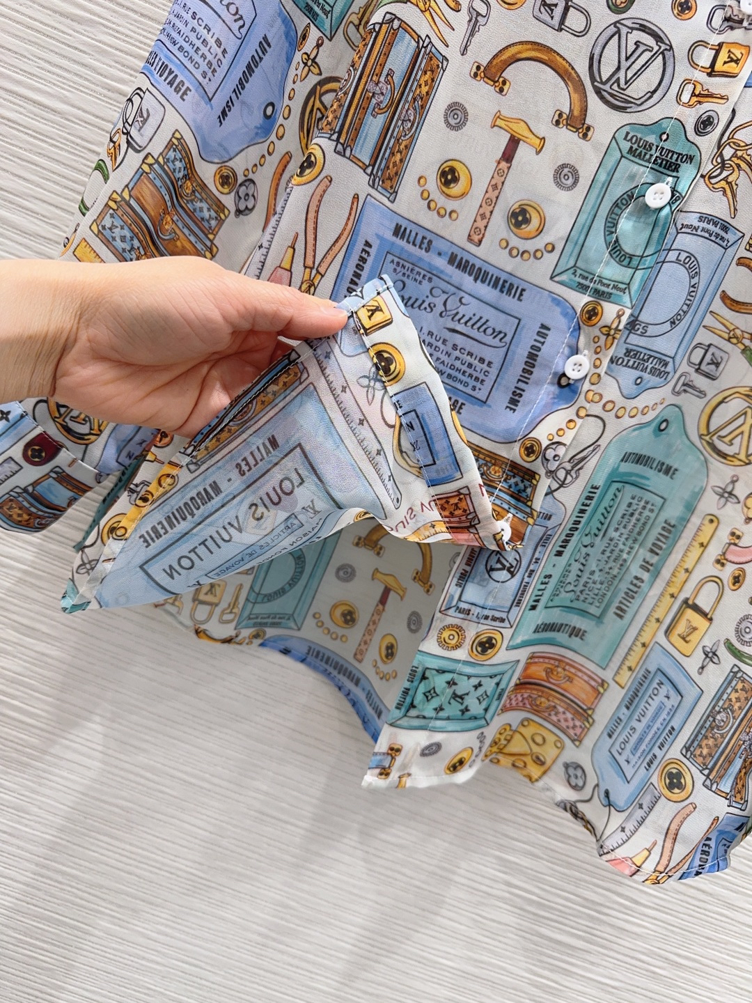 [TOP] Louis Vuitton LV Shirt - White