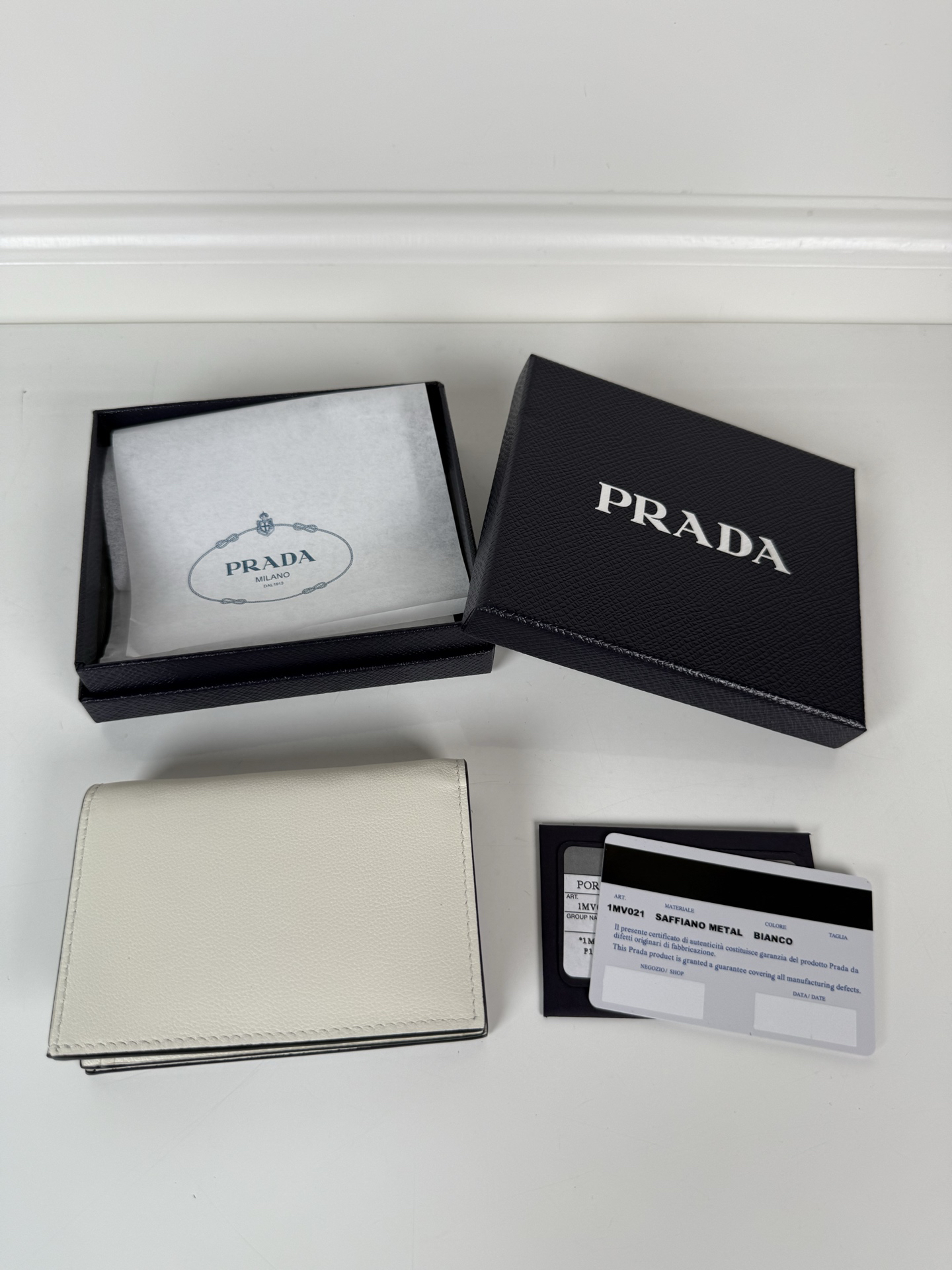 [TOP] PRADA Wallet 11.2 x 9.5cm - White - 711 Luxury
