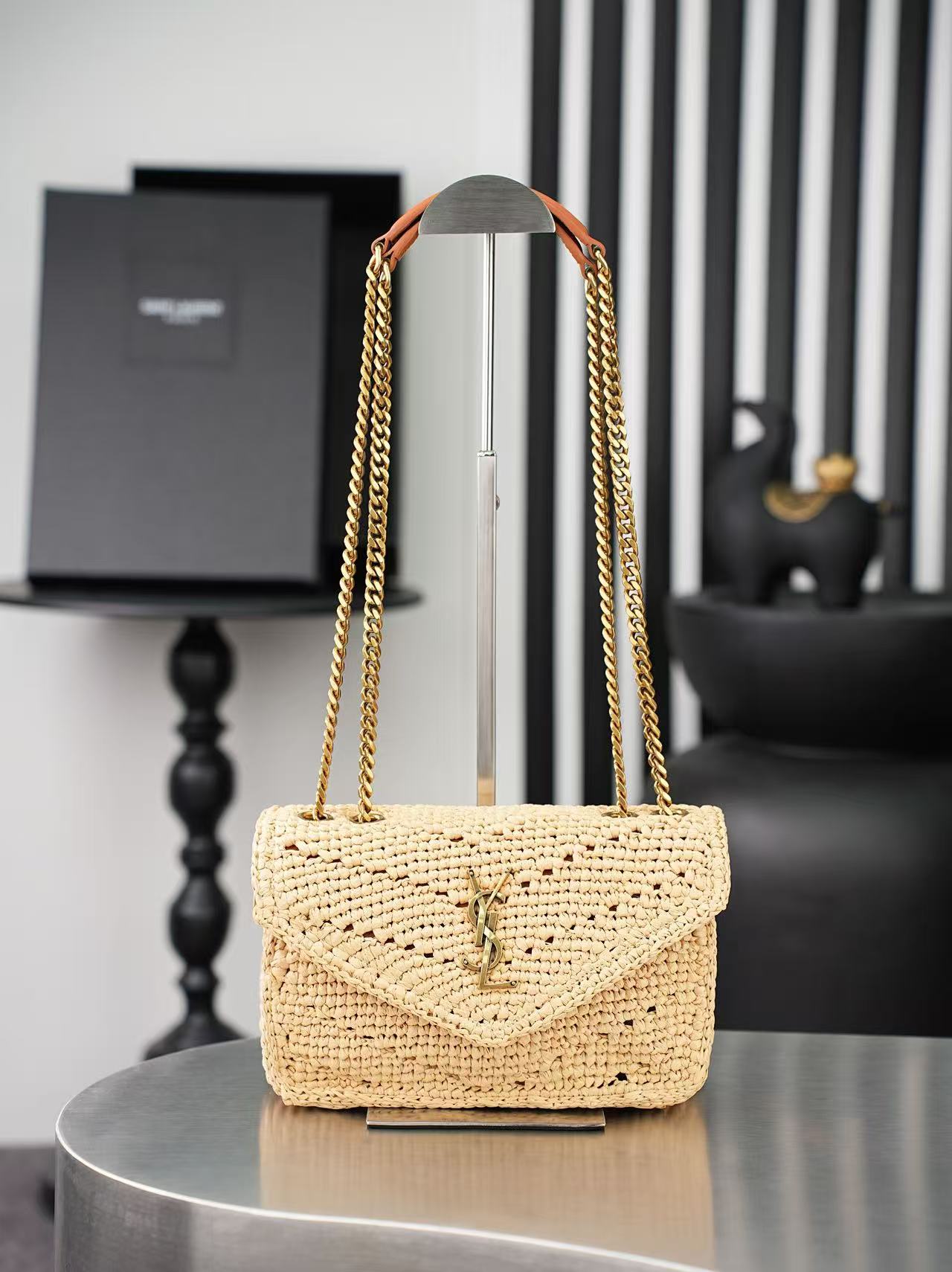 [TOP] Yves Saint Laurent YSL LouLou Bag  24x14x6cm - Apricot & GHW - 711 Luxury