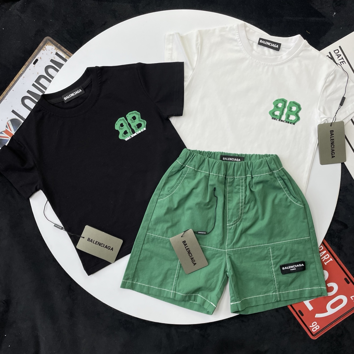 Balenciaga Unisex Kids White Black Green BB Logo Short Sleeve T-Shirt & Green Contrast Stitch Cargo Shorts 2 Piece Set Boys Girls Sizes 90-150